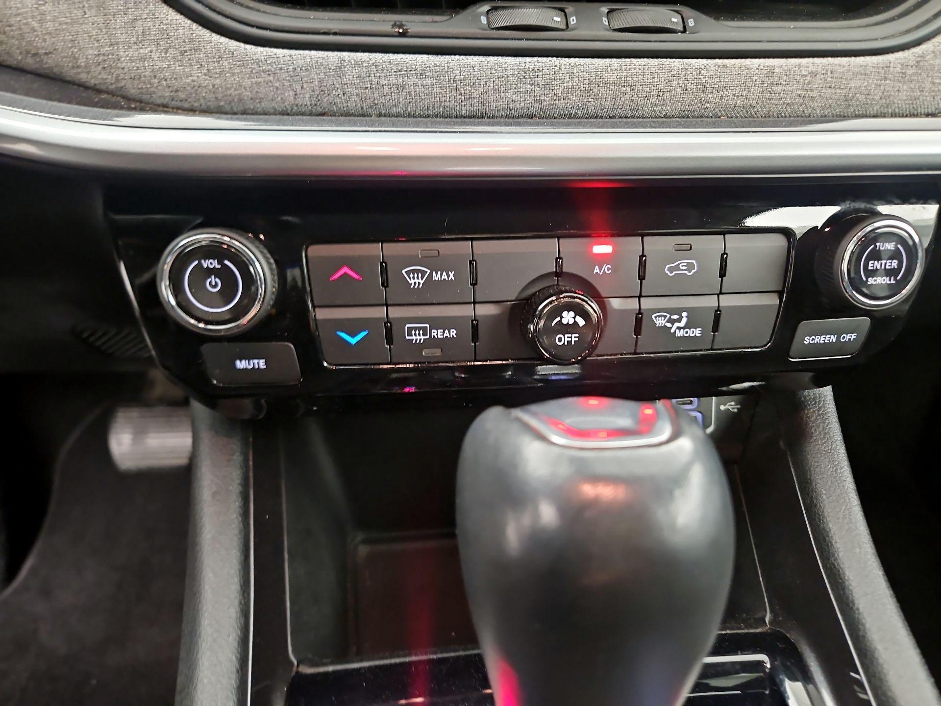 Thumbnail: 2022 Jeep Compass - 14