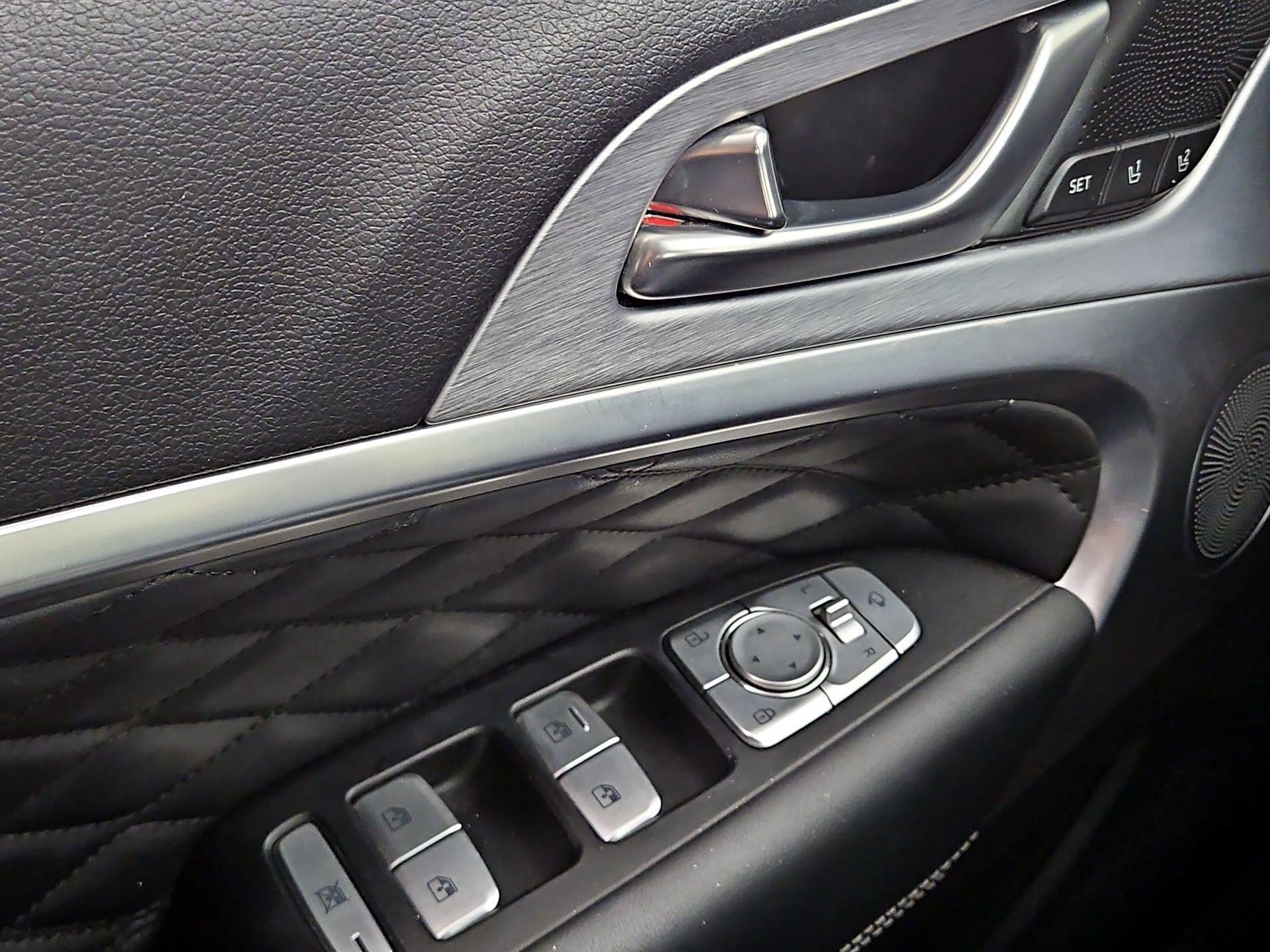 Thumbnail: 2019 Genesis G70 - 12