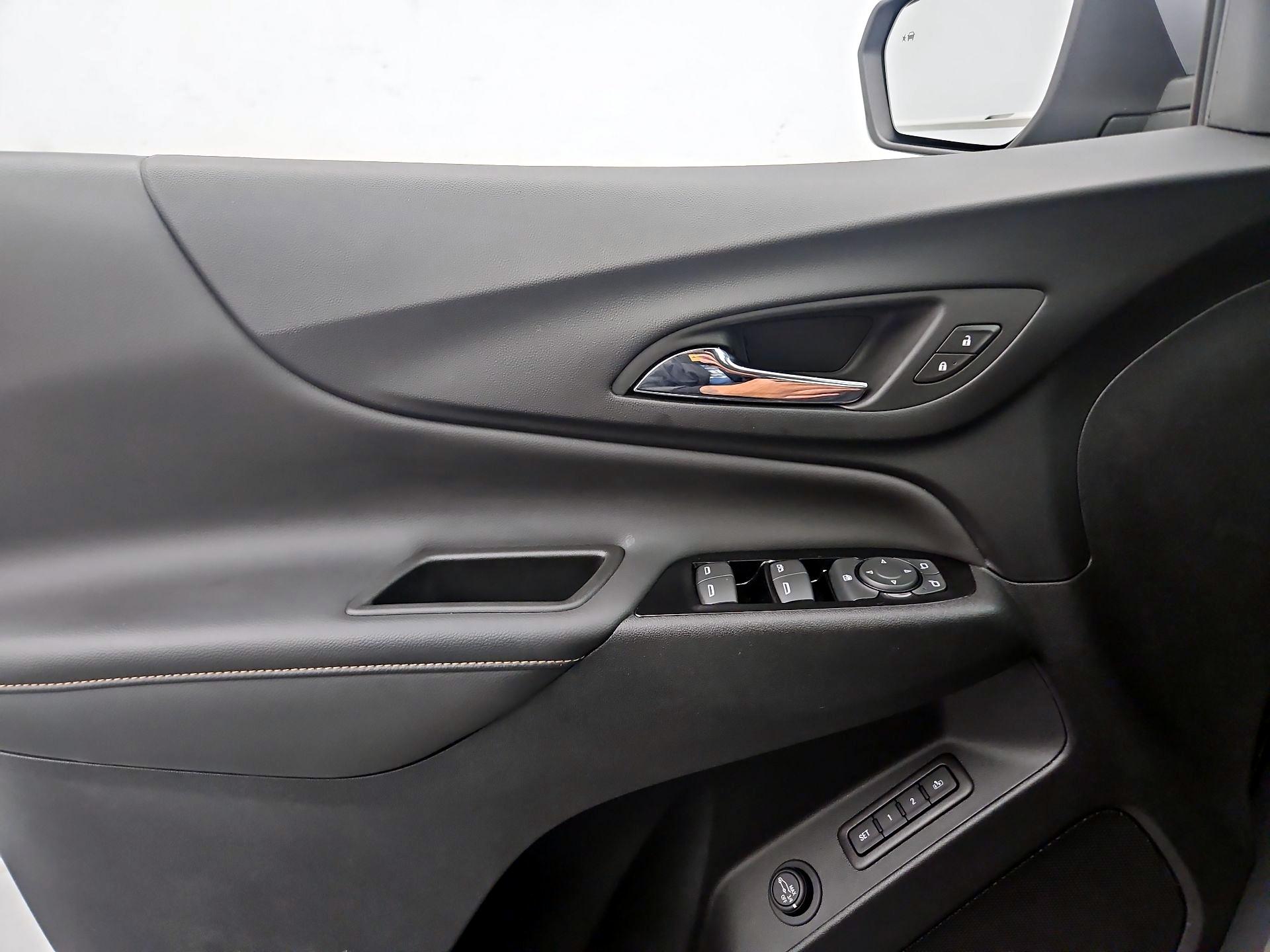 Thumbnail: 2023 Chevrolet Equinox - 12