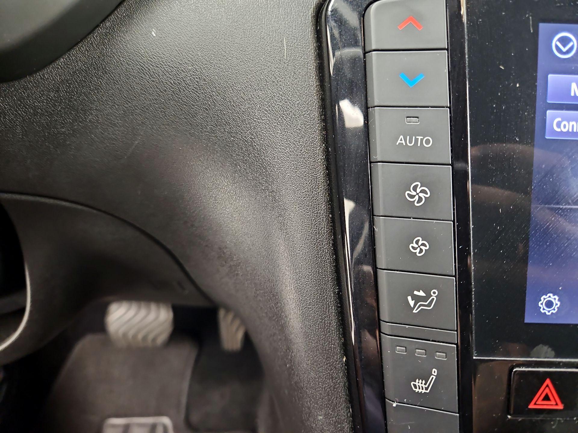 Thumbnail: 2020 INFINITI QX50 - 17