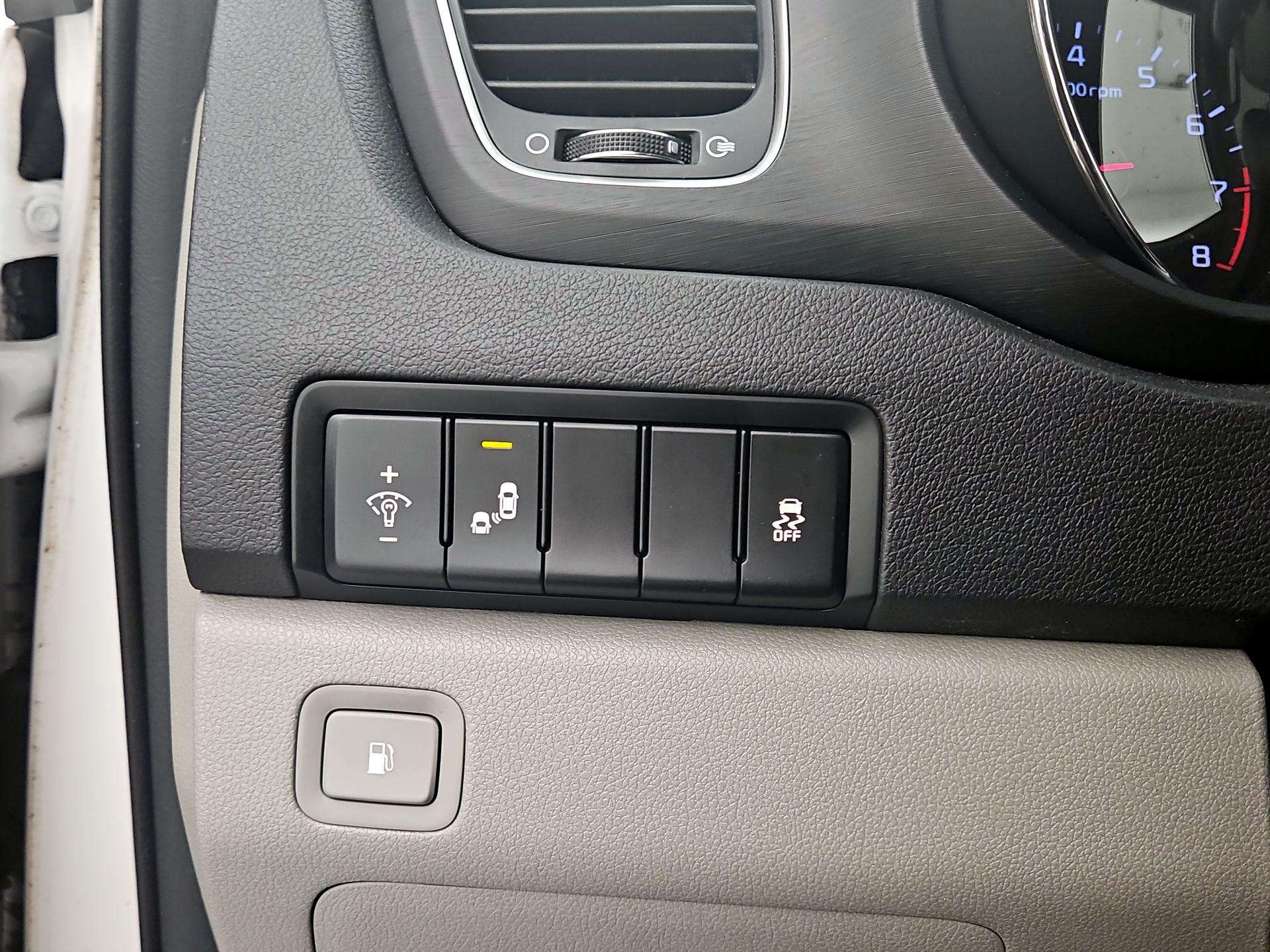 Thumbnail: 2020 Kia Sedona - 13