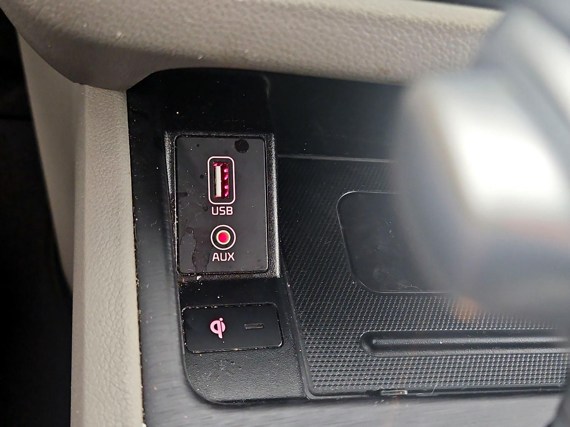 Thumbnail: 2020 Kia Sedona - 18