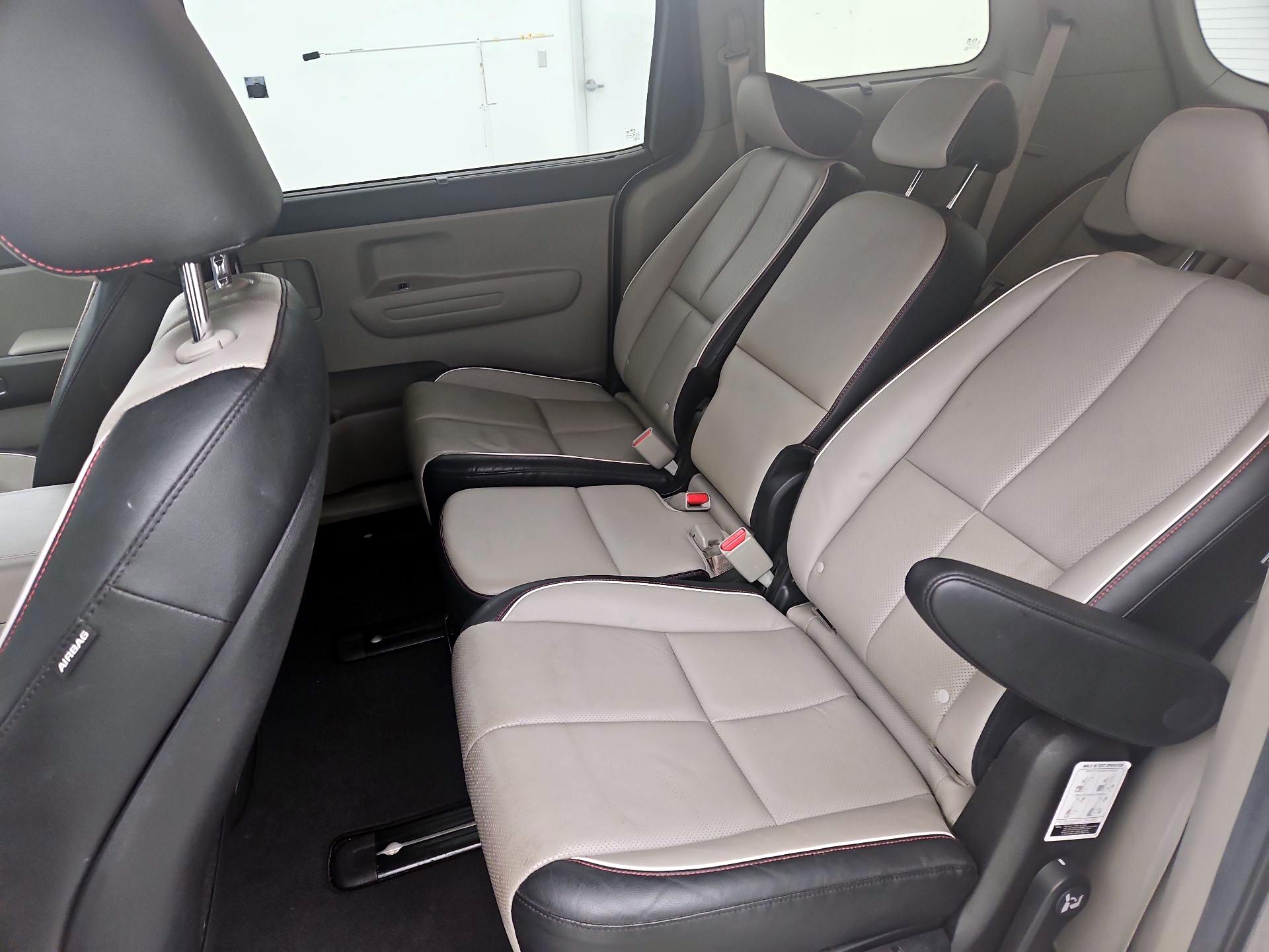 Thumbnail: 2020 Kia Sedona - 19