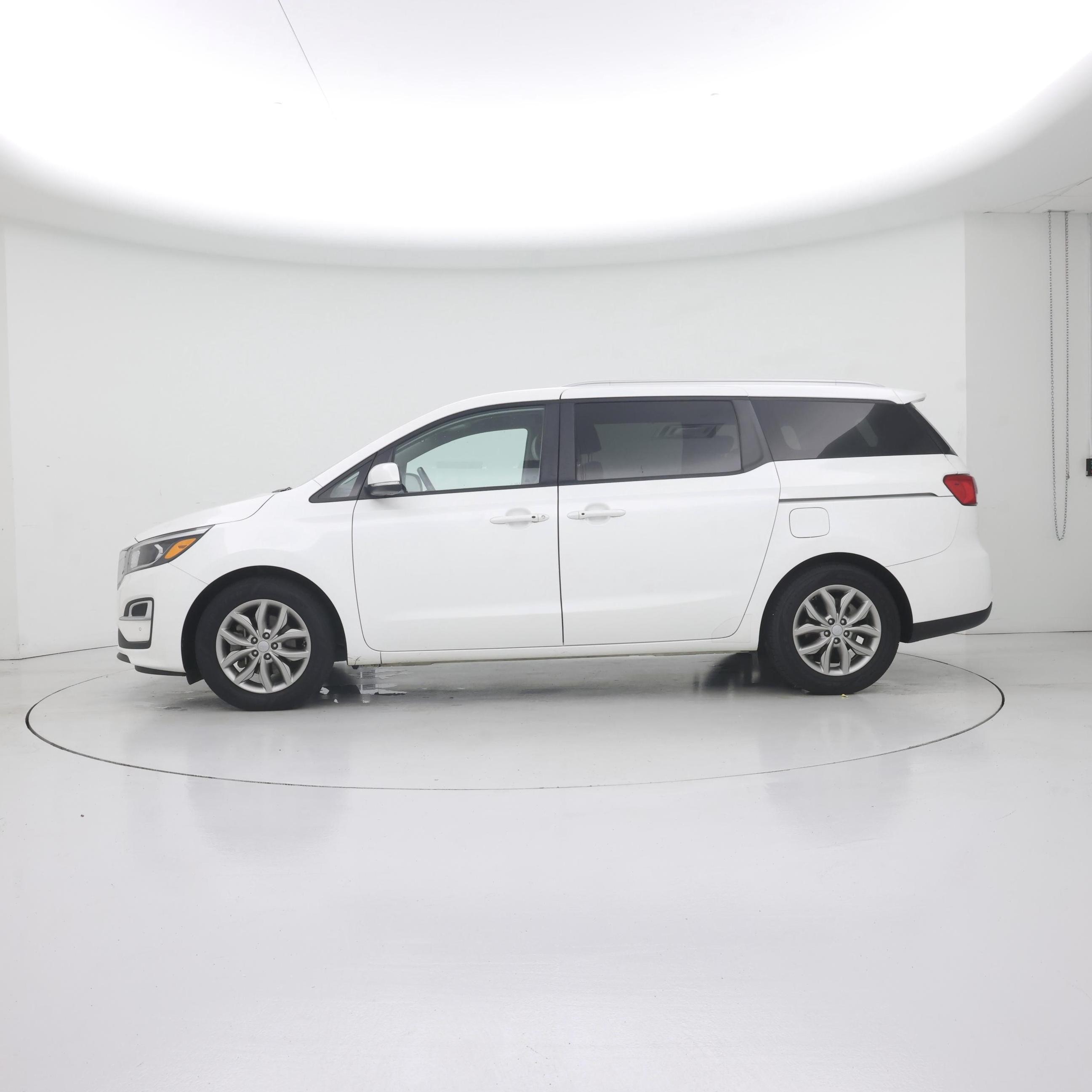 Thumbnail: 2020 Kia Sedona - 3