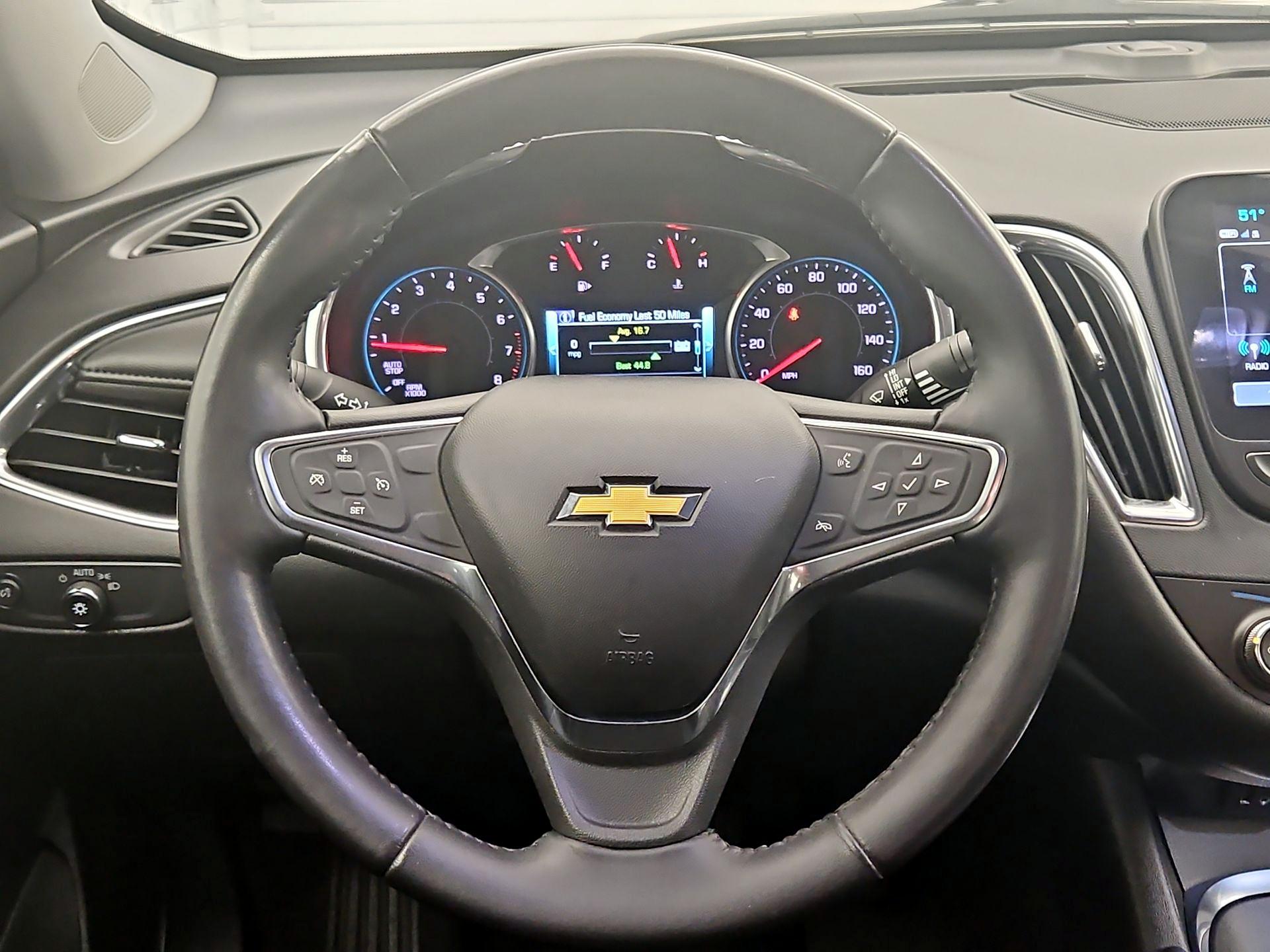 Thumbnail: 2018 Chevrolet Malibu - 10