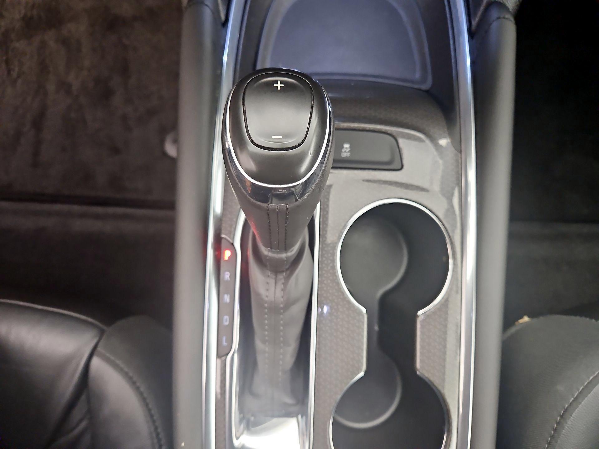 Thumbnail: 2018 Chevrolet Malibu - 17