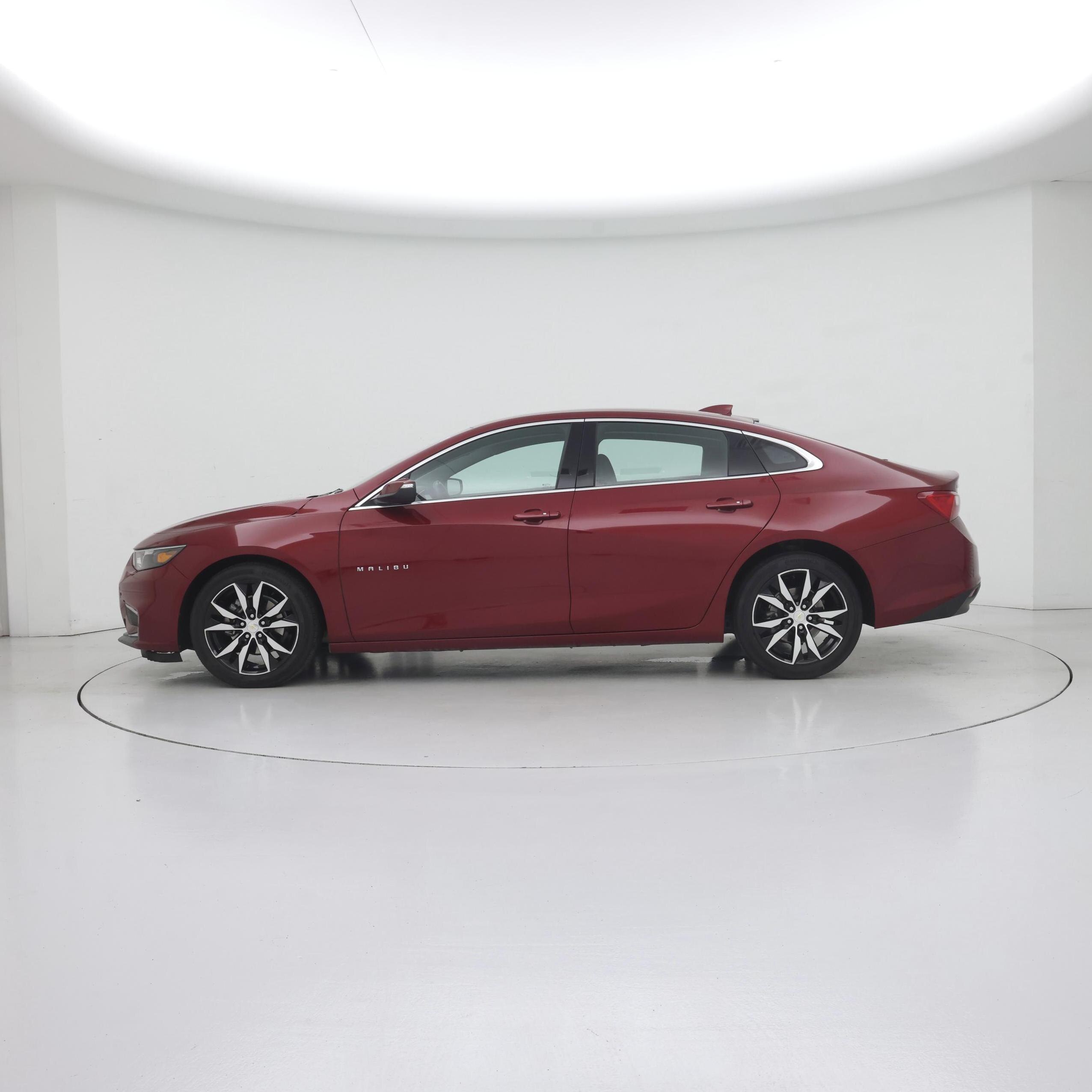 Thumbnail: 2018 Chevrolet Malibu - 3