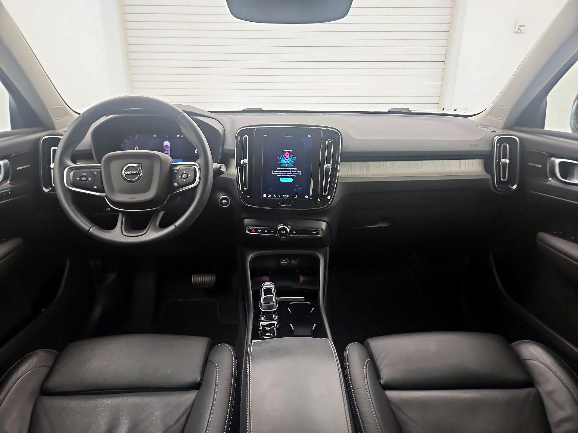 Thumbnail: 2023 Volvo XC40 - 9