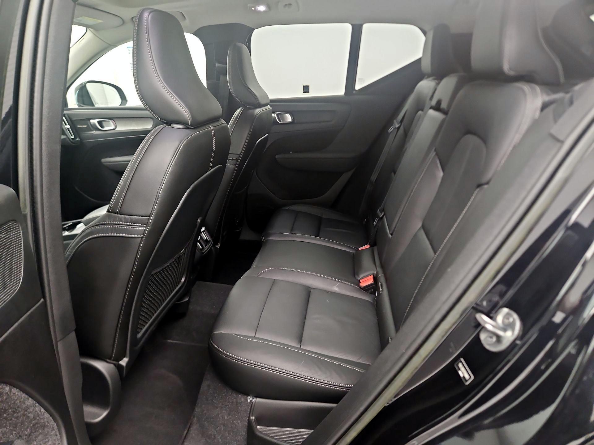 Thumbnail: 2023 Volvo XC40 - 18