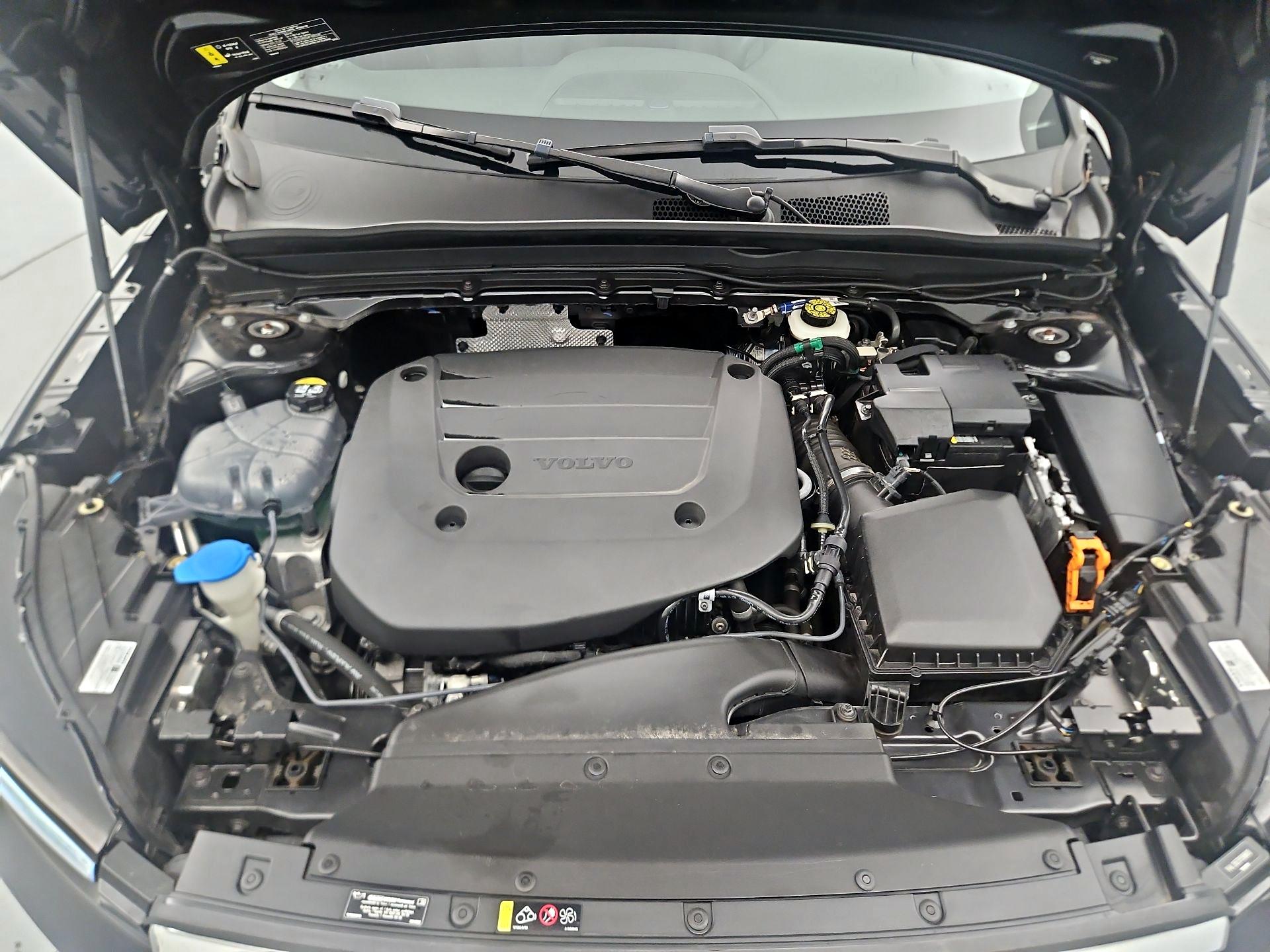 Thumbnail: 2023 Volvo XC40 - 20