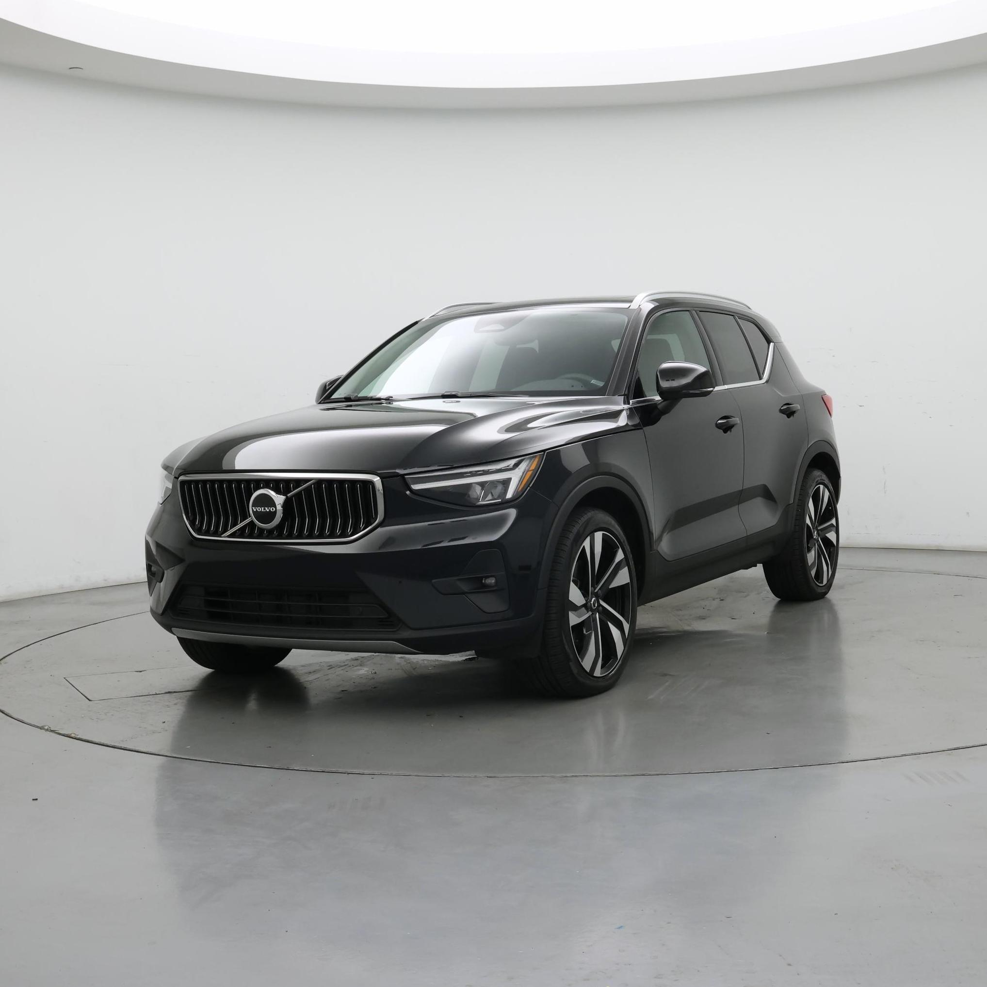 Thumbnail: 2023 Volvo XC40 - 4