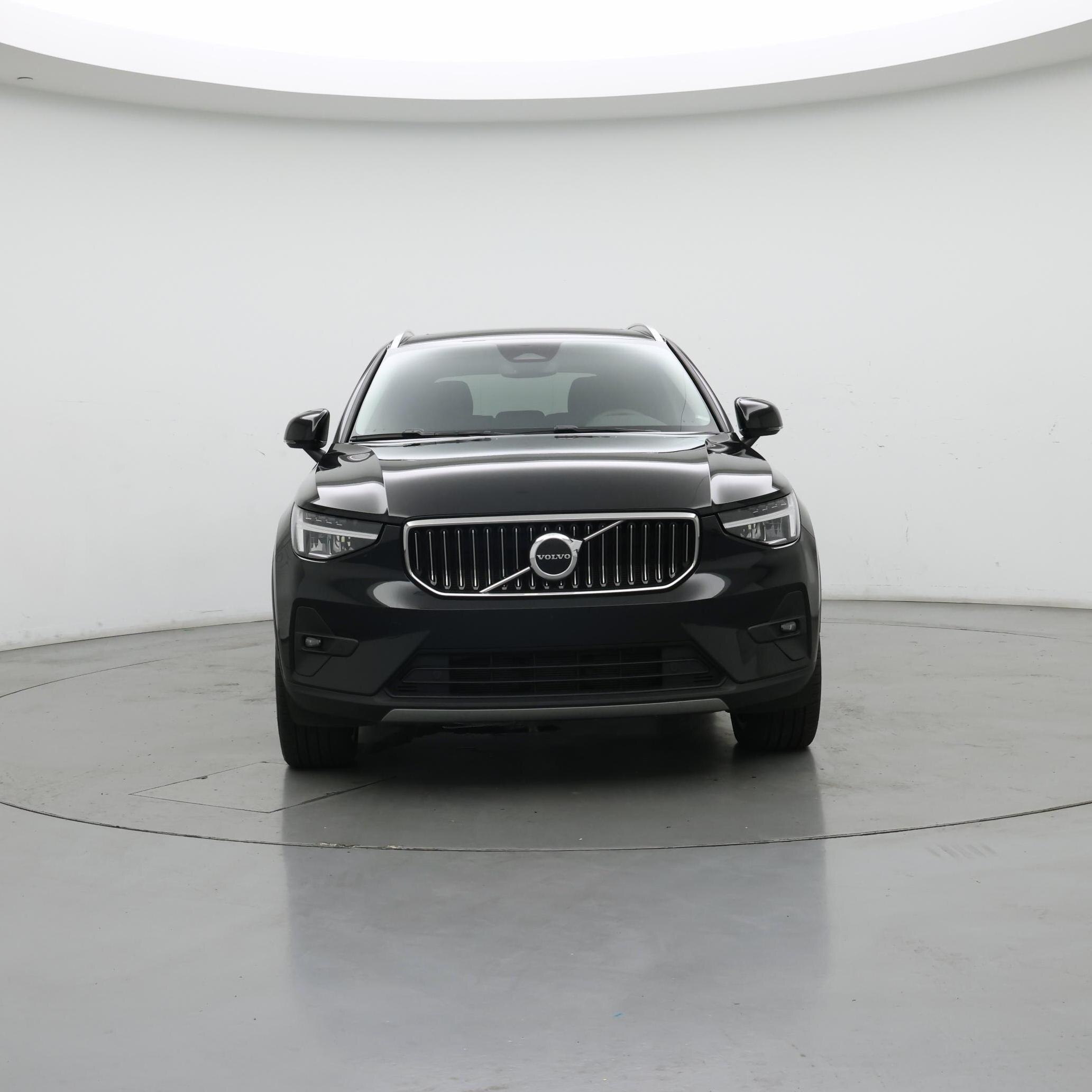Thumbnail: 2023 Volvo XC40 - 5