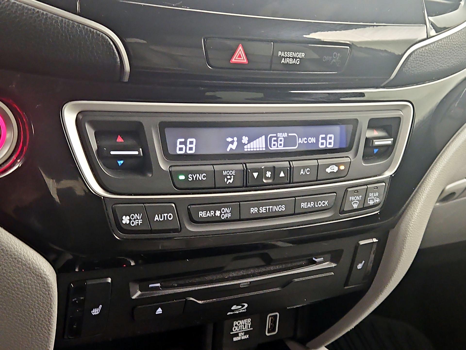 Thumbnail: 2020 Honda Pilot - 16