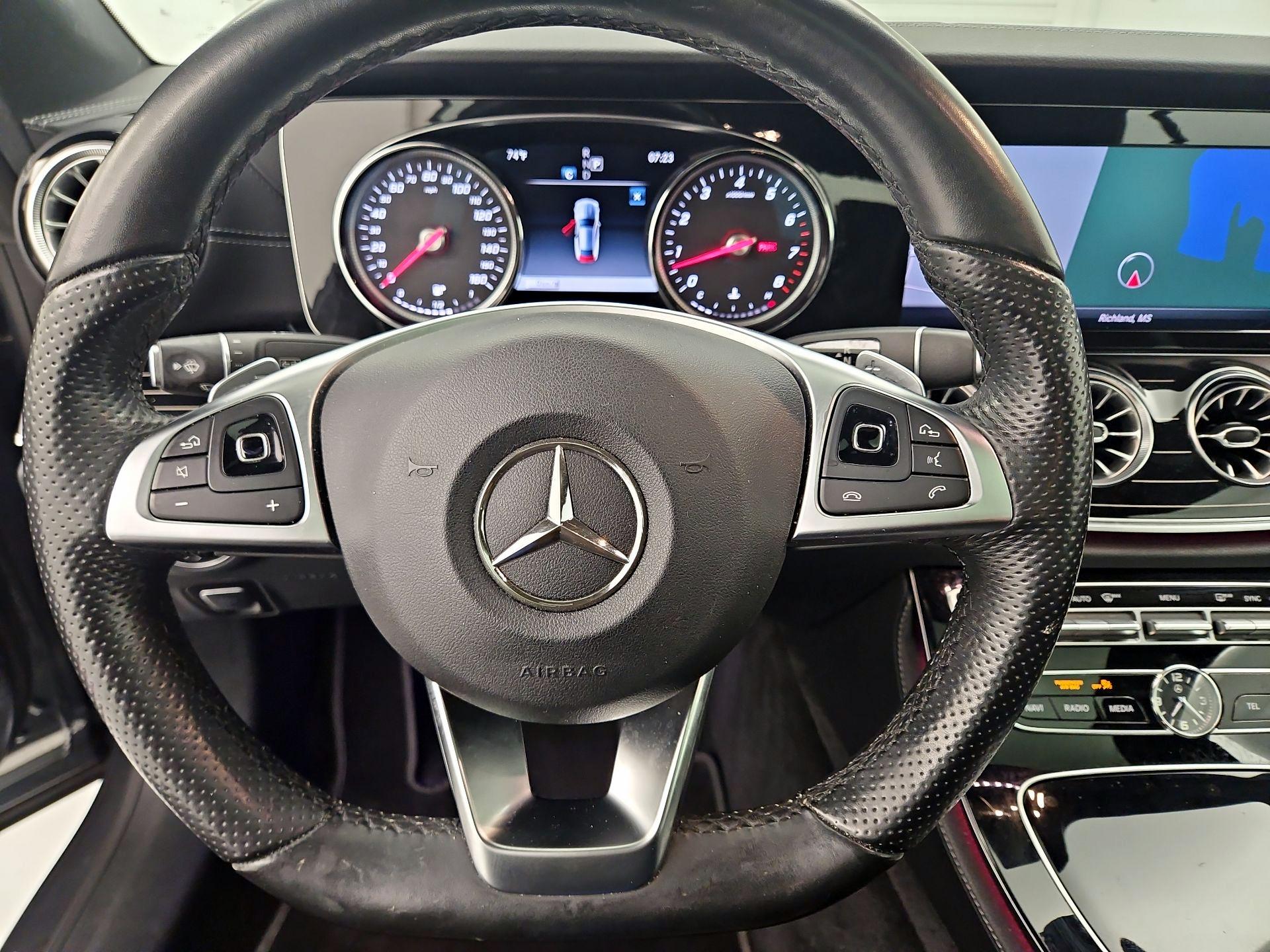 Thumbnail: 2018 Mercedes-Benz E-Class - 10