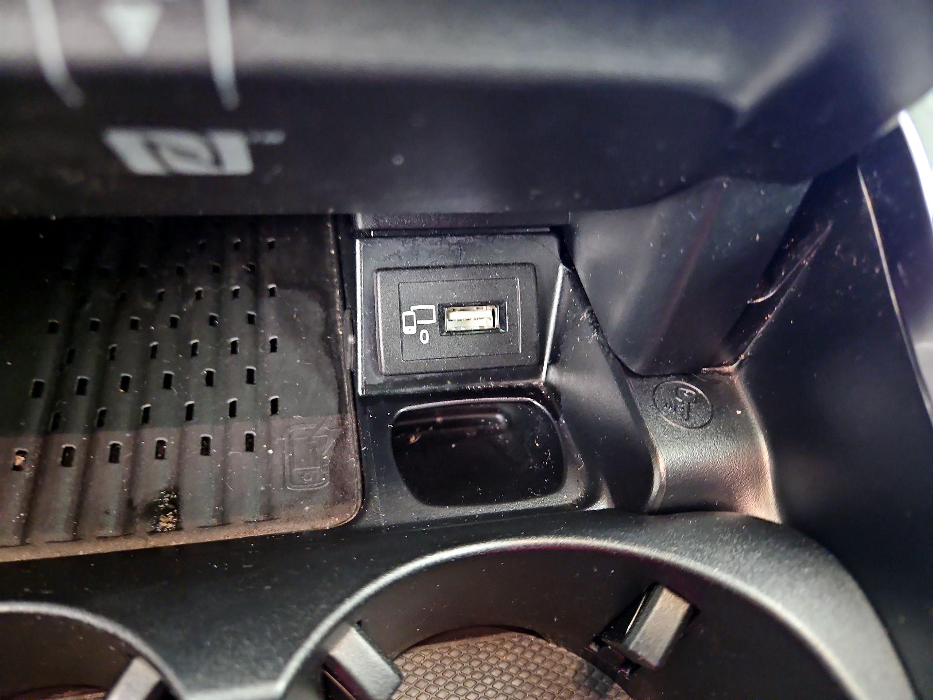 Thumbnail: 2018 Mercedes-Benz E-Class - 19