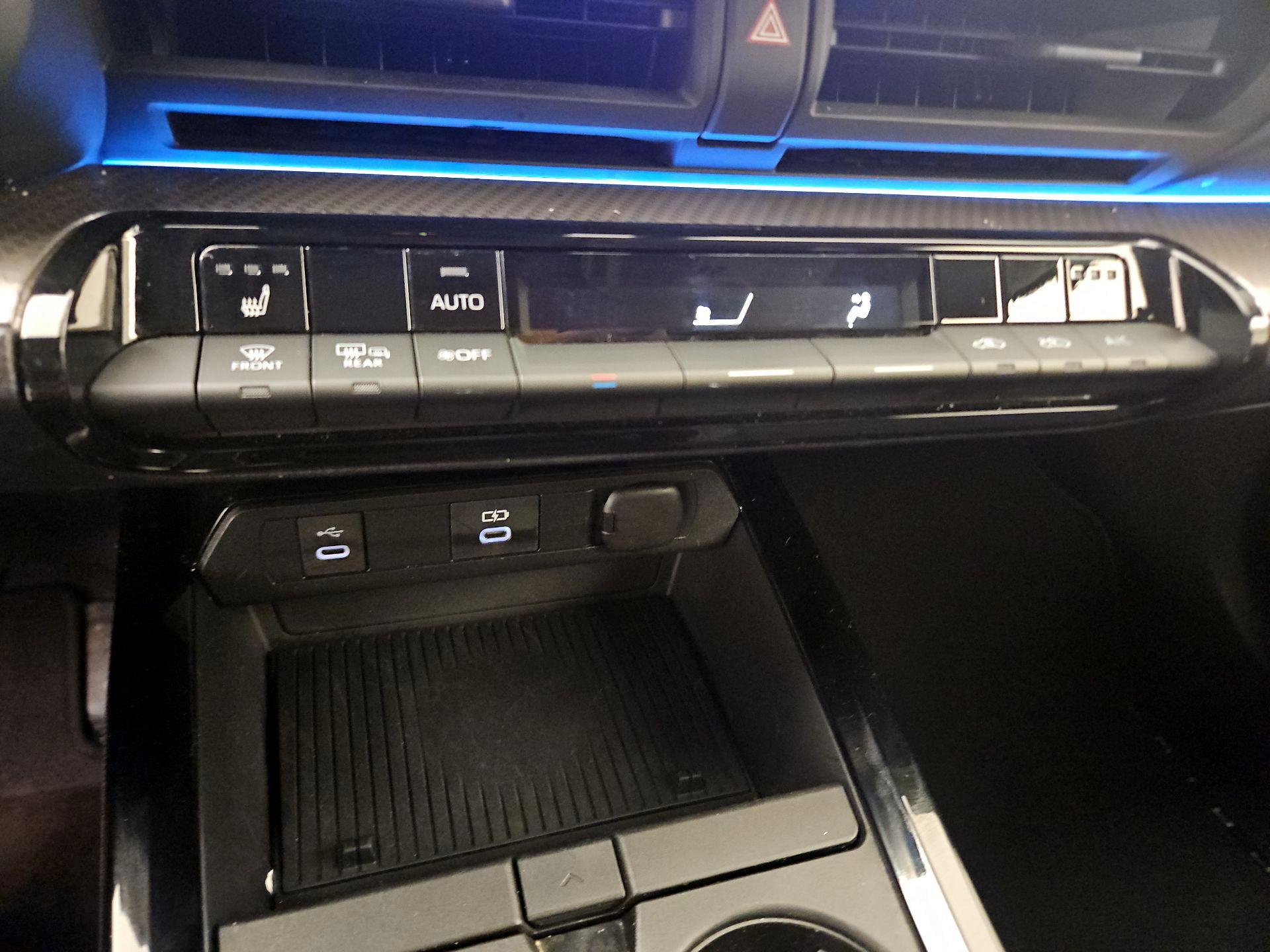 Thumbnail: 2024 Toyota Prius - 16