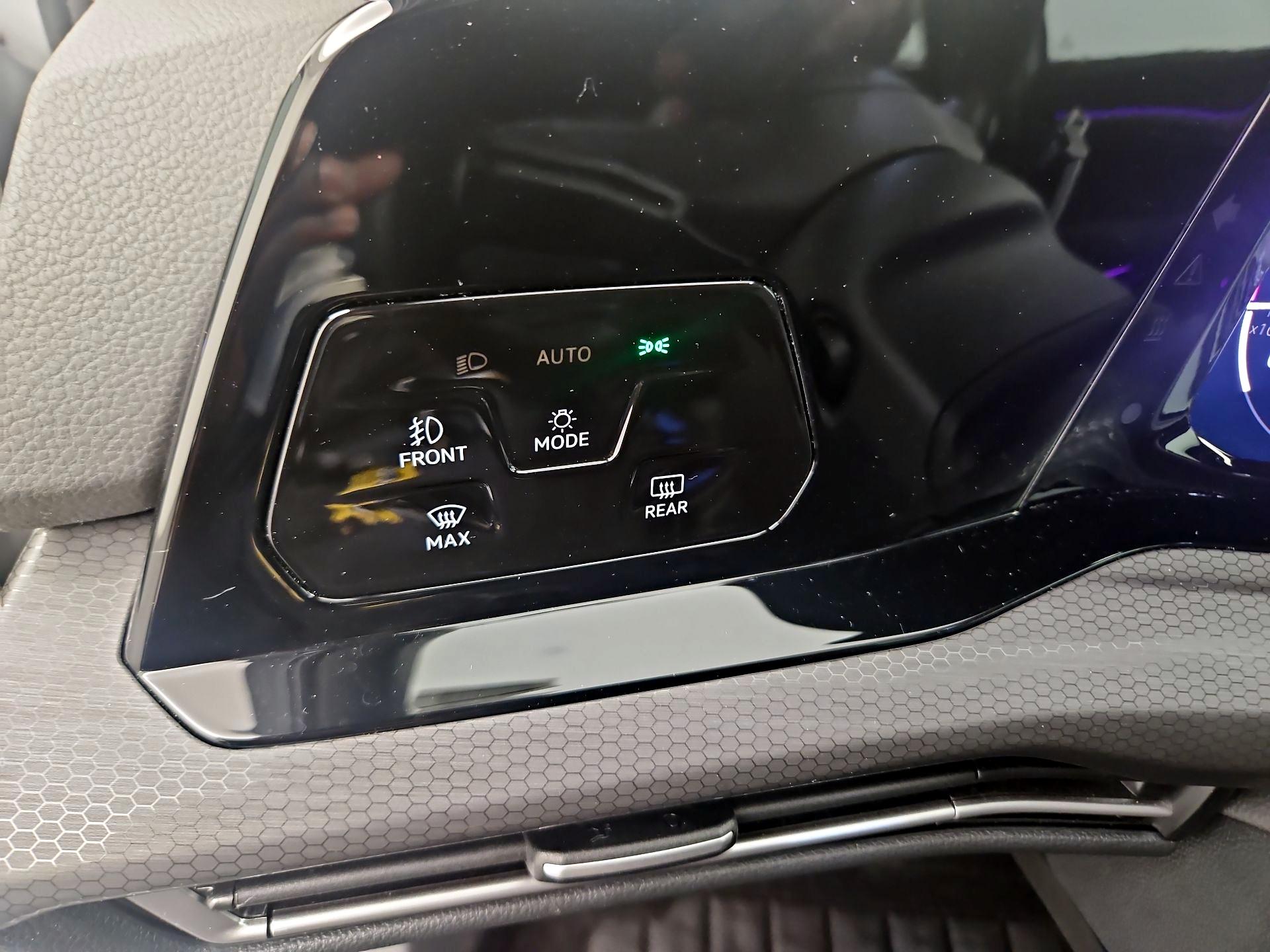 Thumbnail: 2022 Volkswagen Golf - 13