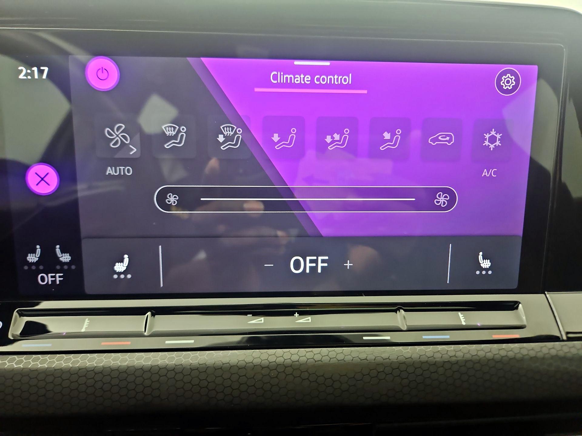 Thumbnail: 2022 Volkswagen Golf - 16