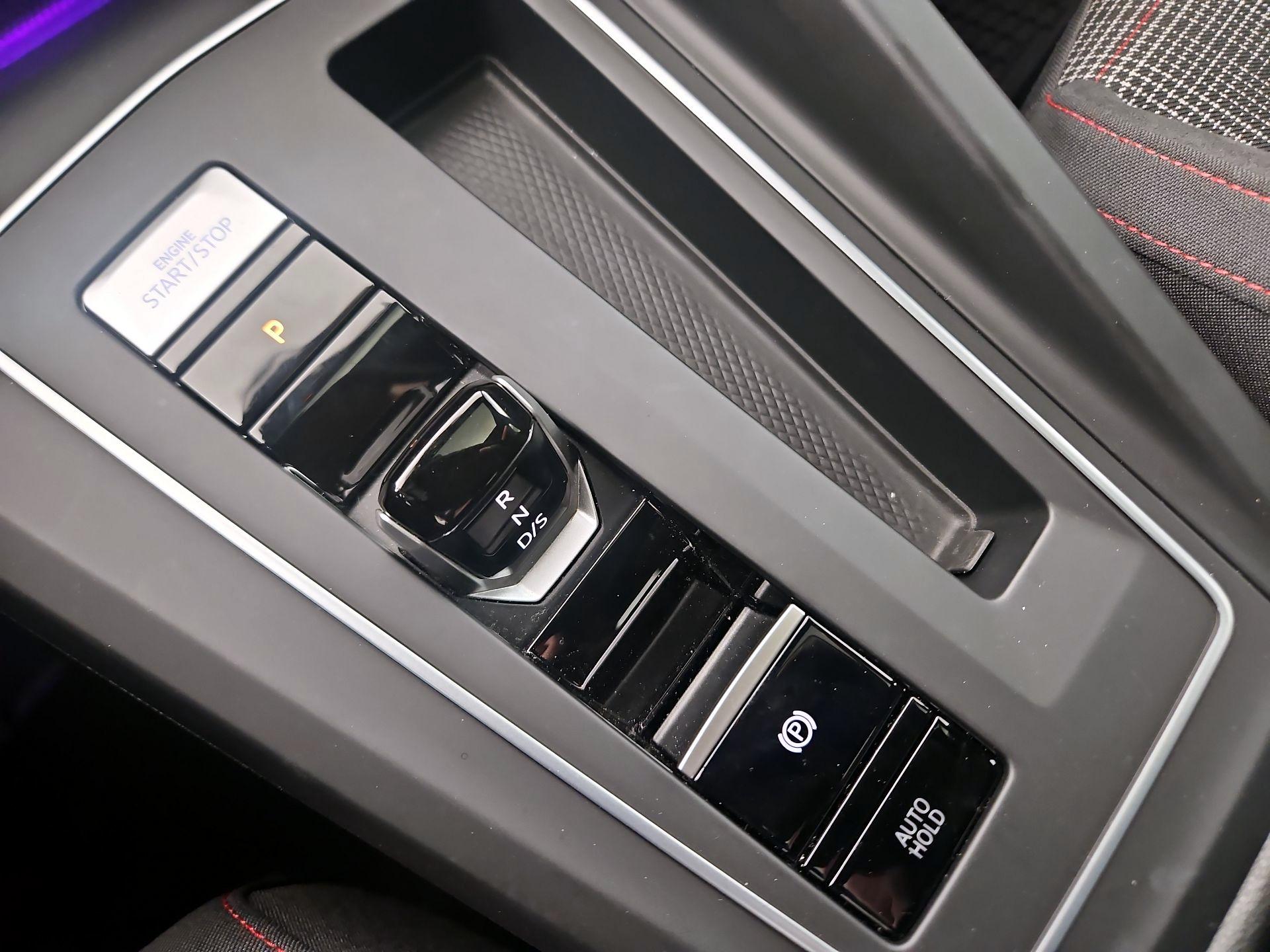 Thumbnail: 2022 Volkswagen Golf - 17