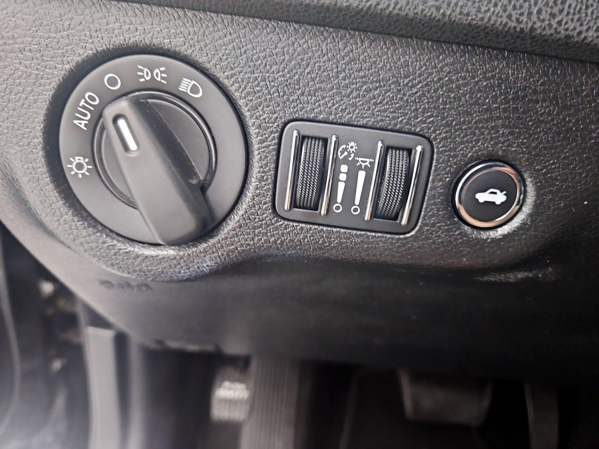 Thumbnail: 2022 Dodge Charger - 13