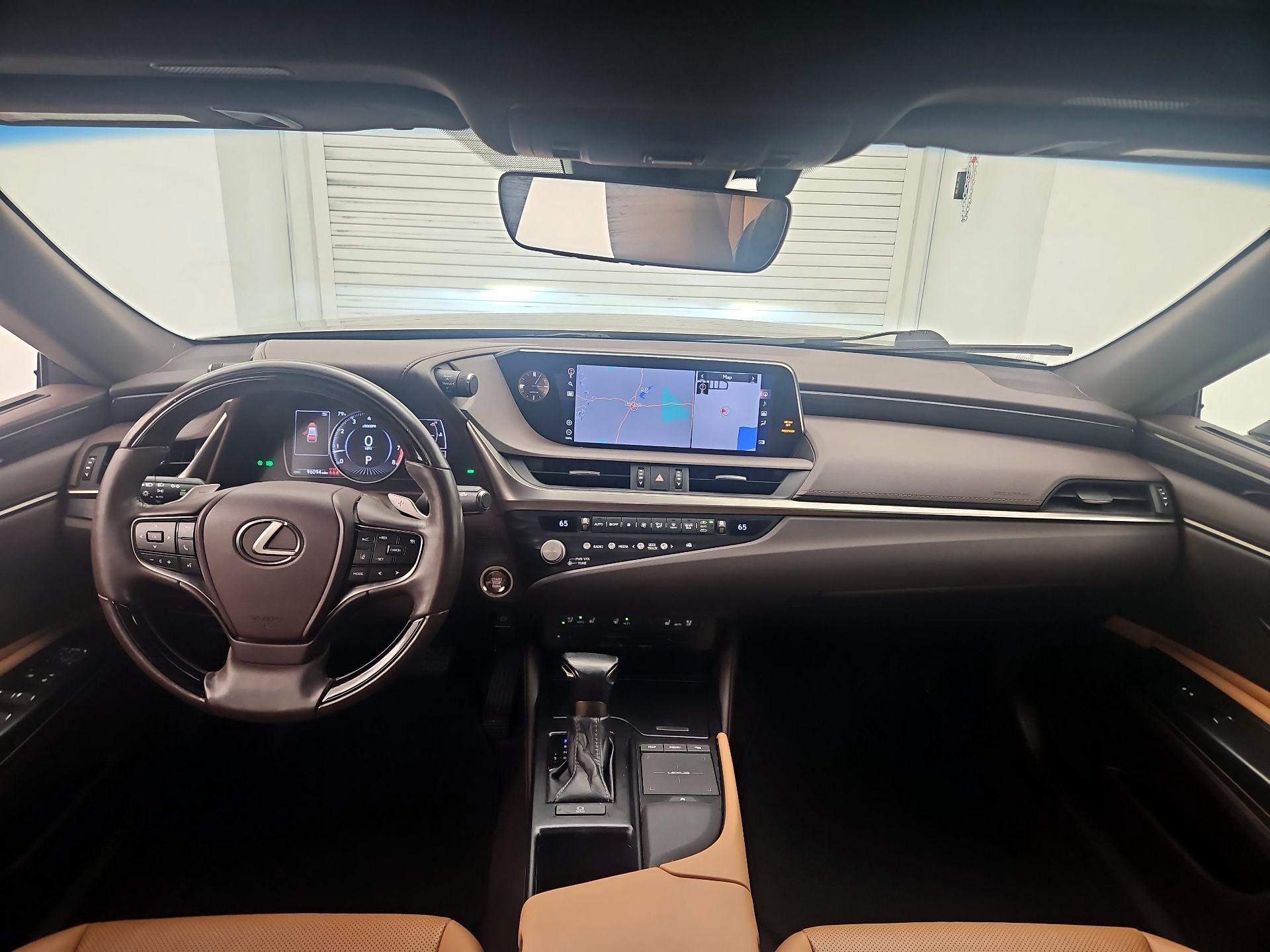 Thumbnail: 2021 Lexus ES - 9