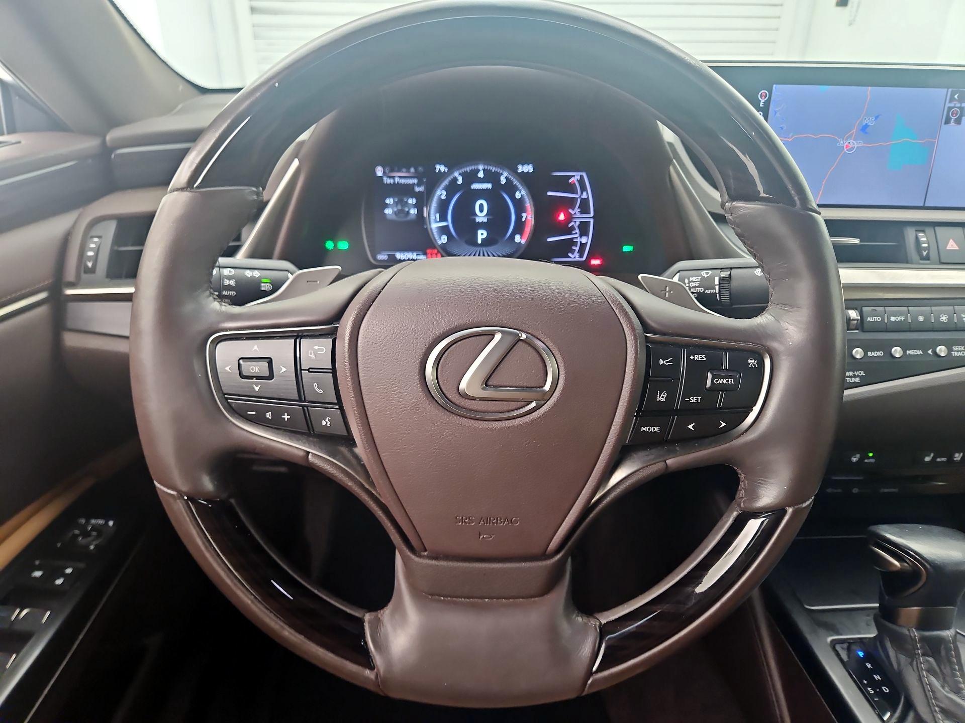 Thumbnail: 2021 Lexus ES - 10