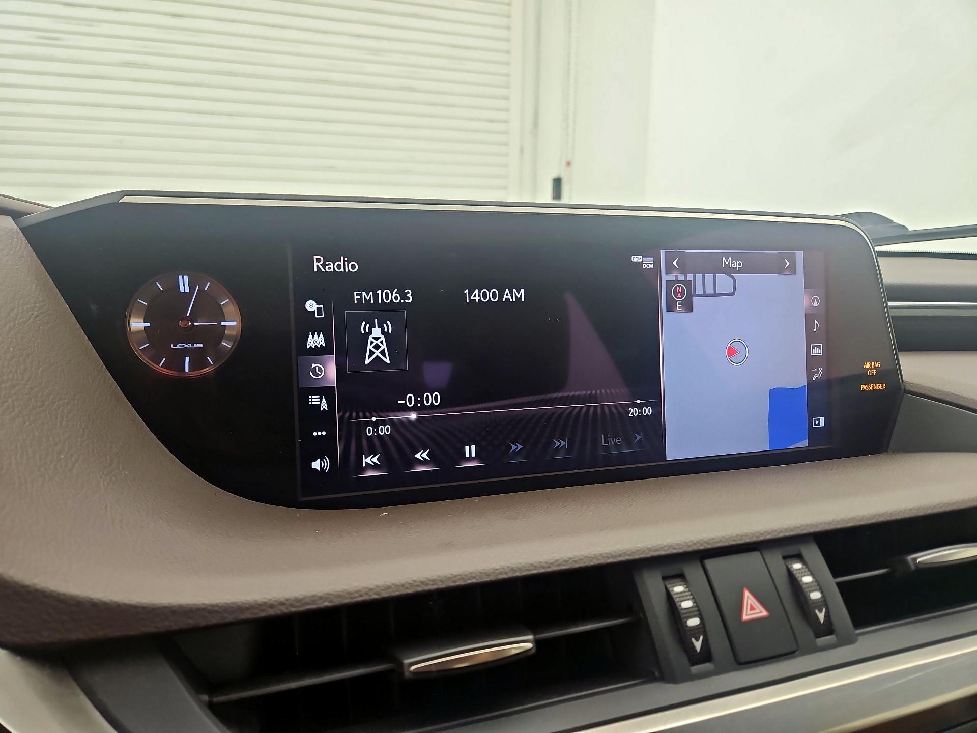 Thumbnail: 2021 Lexus ES - 16