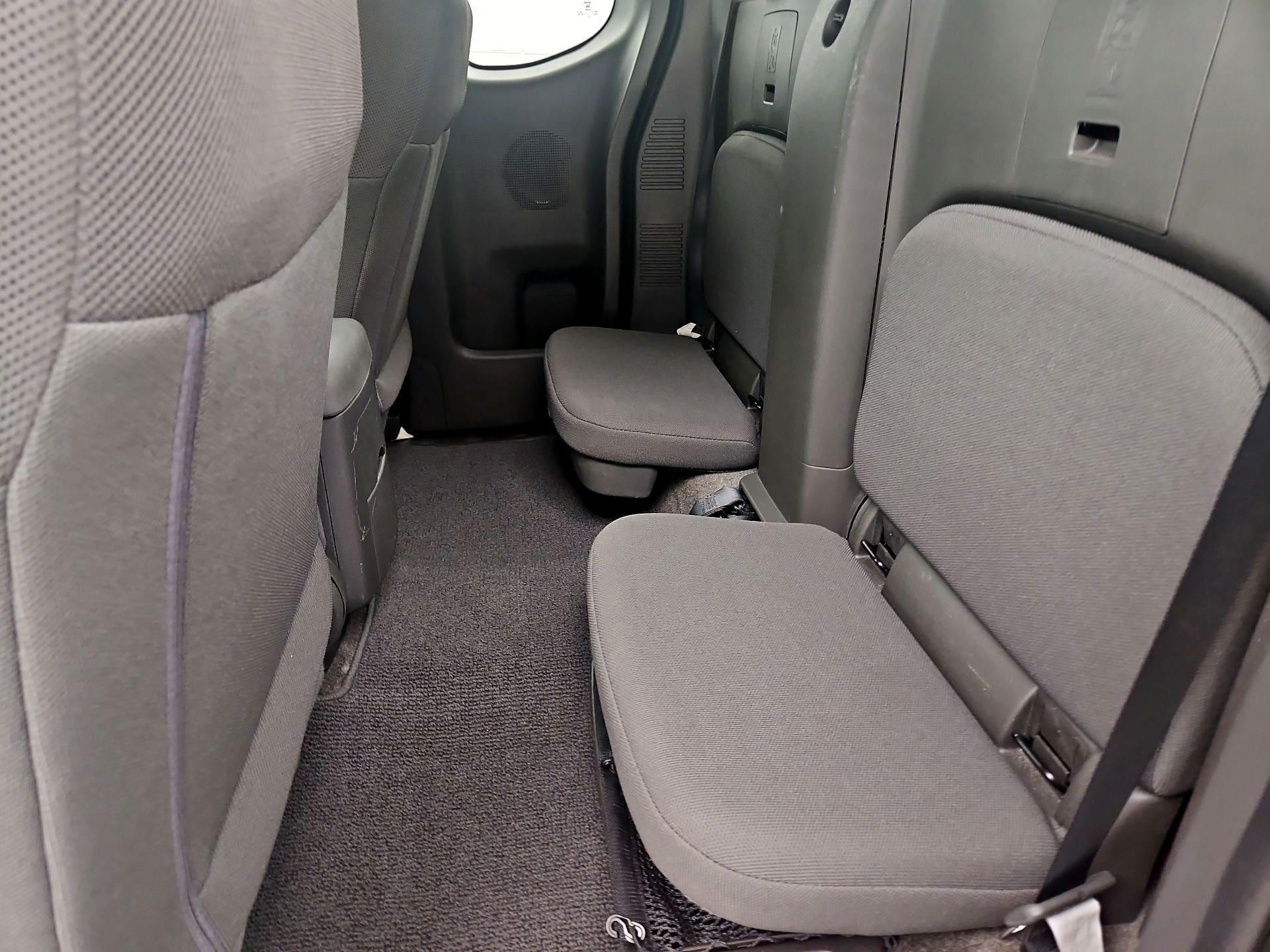 Thumbnail: 2015 Nissan Frontier - 18