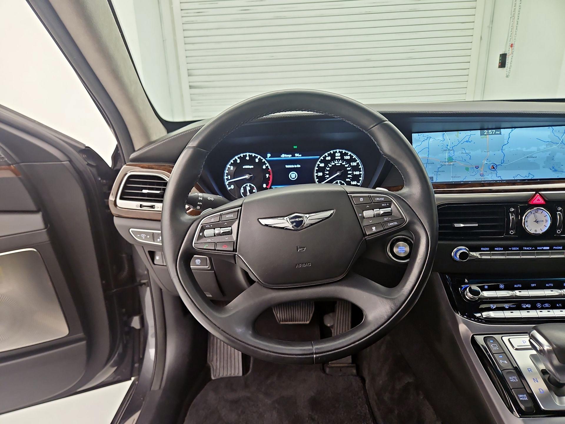 Thumbnail: 2017 Genesis G90 - 10