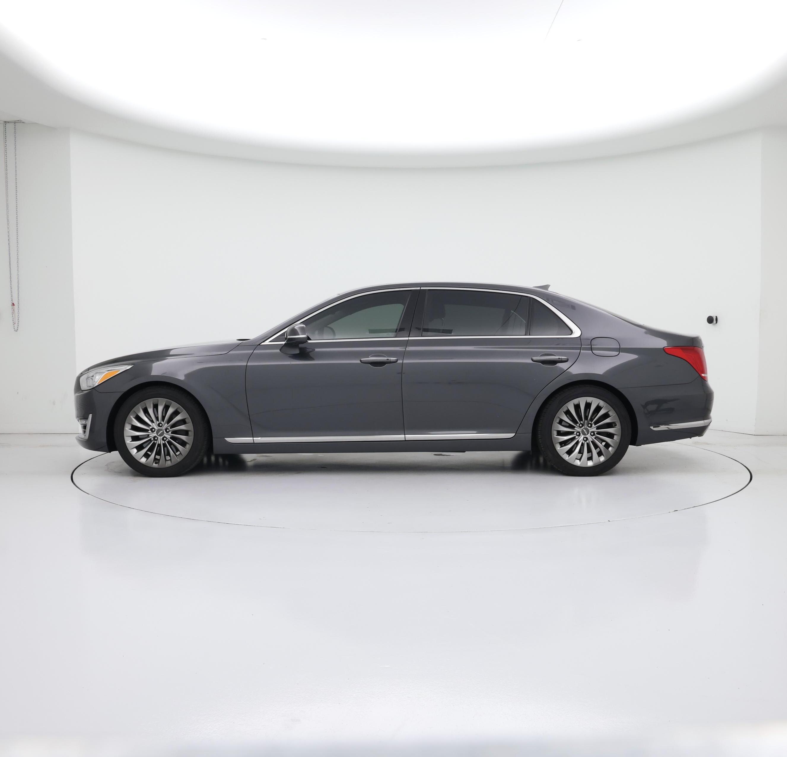 Thumbnail: 2017 Genesis G90 - 3