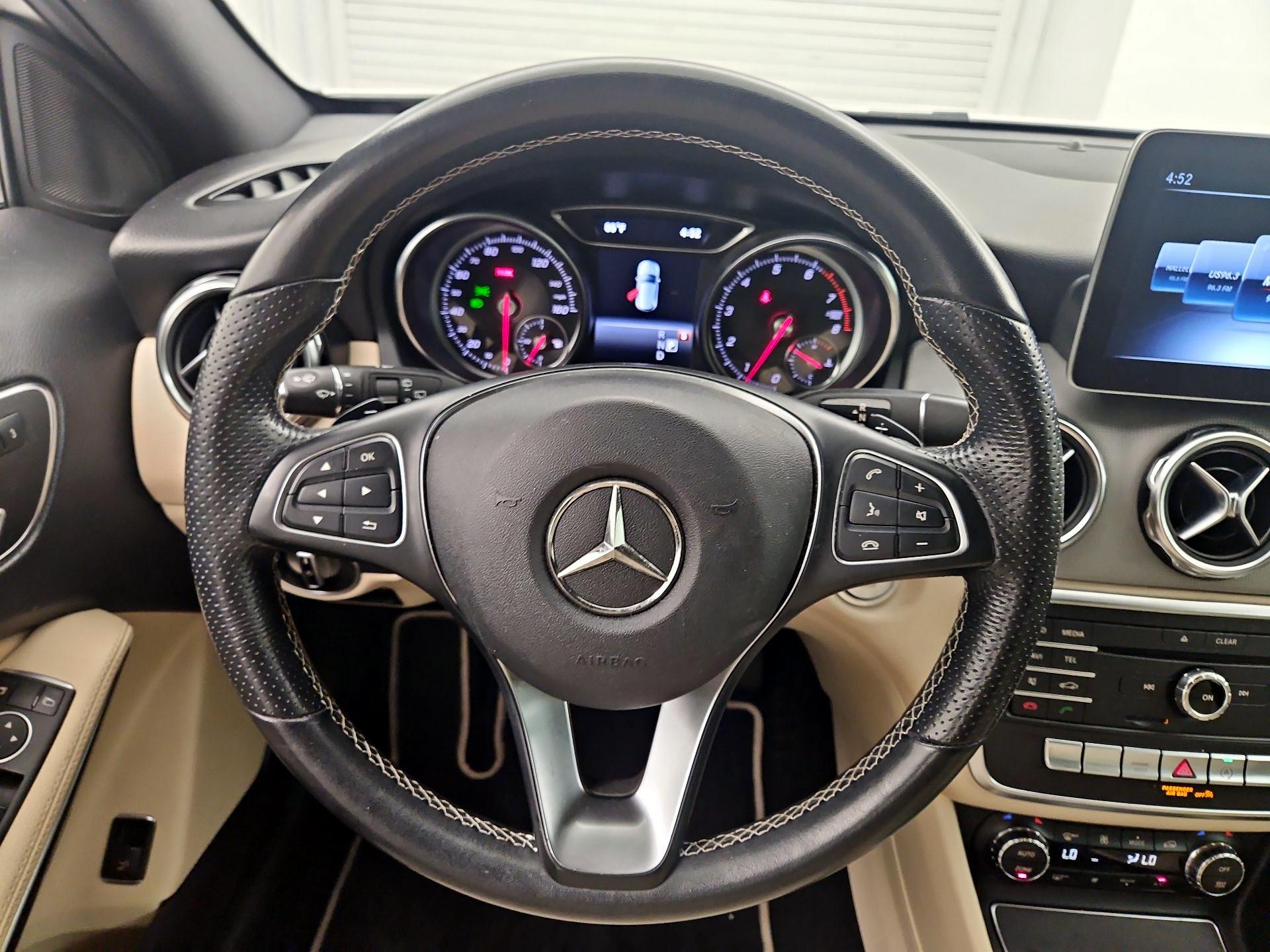 Thumbnail: 2020 Mercedes-Benz GLA - 10