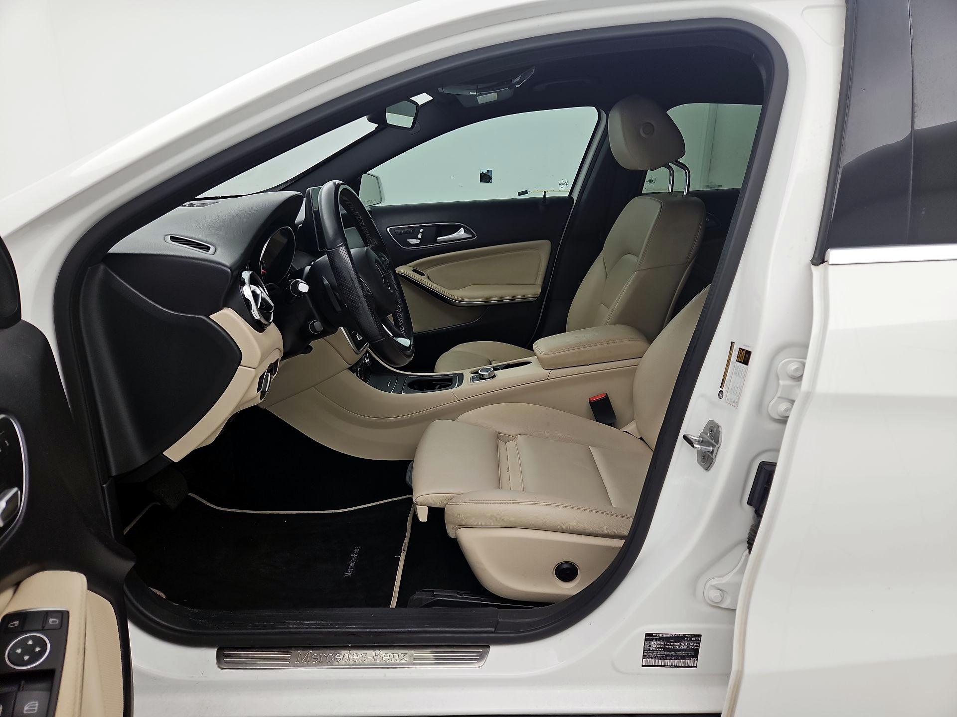 Thumbnail: 2020 Mercedes-Benz GLA - 11