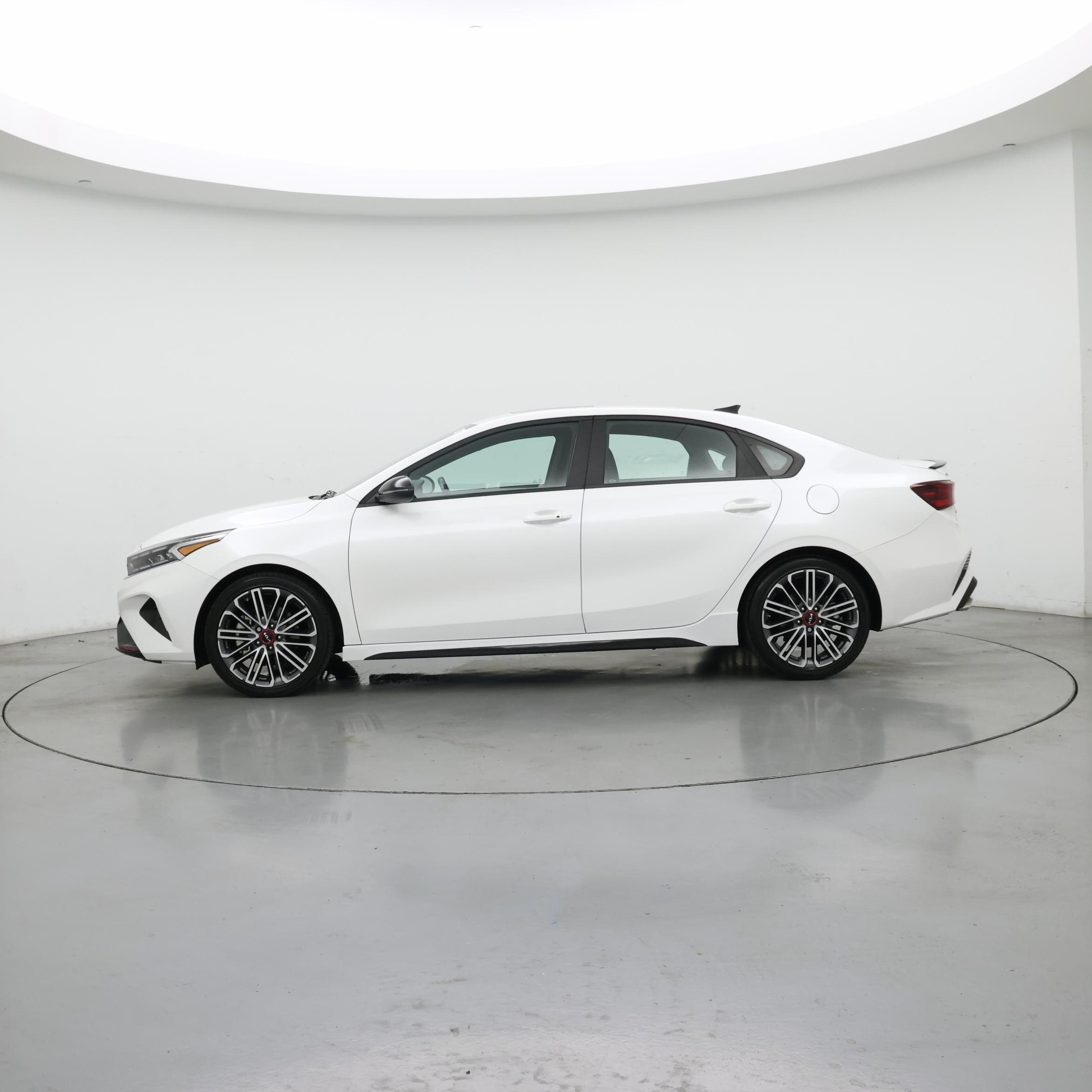 Thumbnail: 2024 Kia Forte - 3