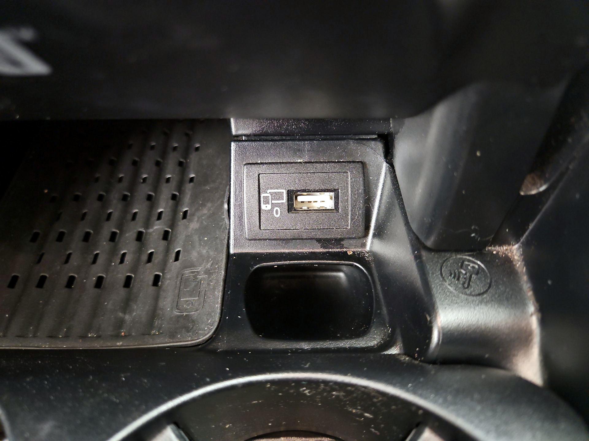 Thumbnail: 2018 Mercedes-Benz E-Class - 19