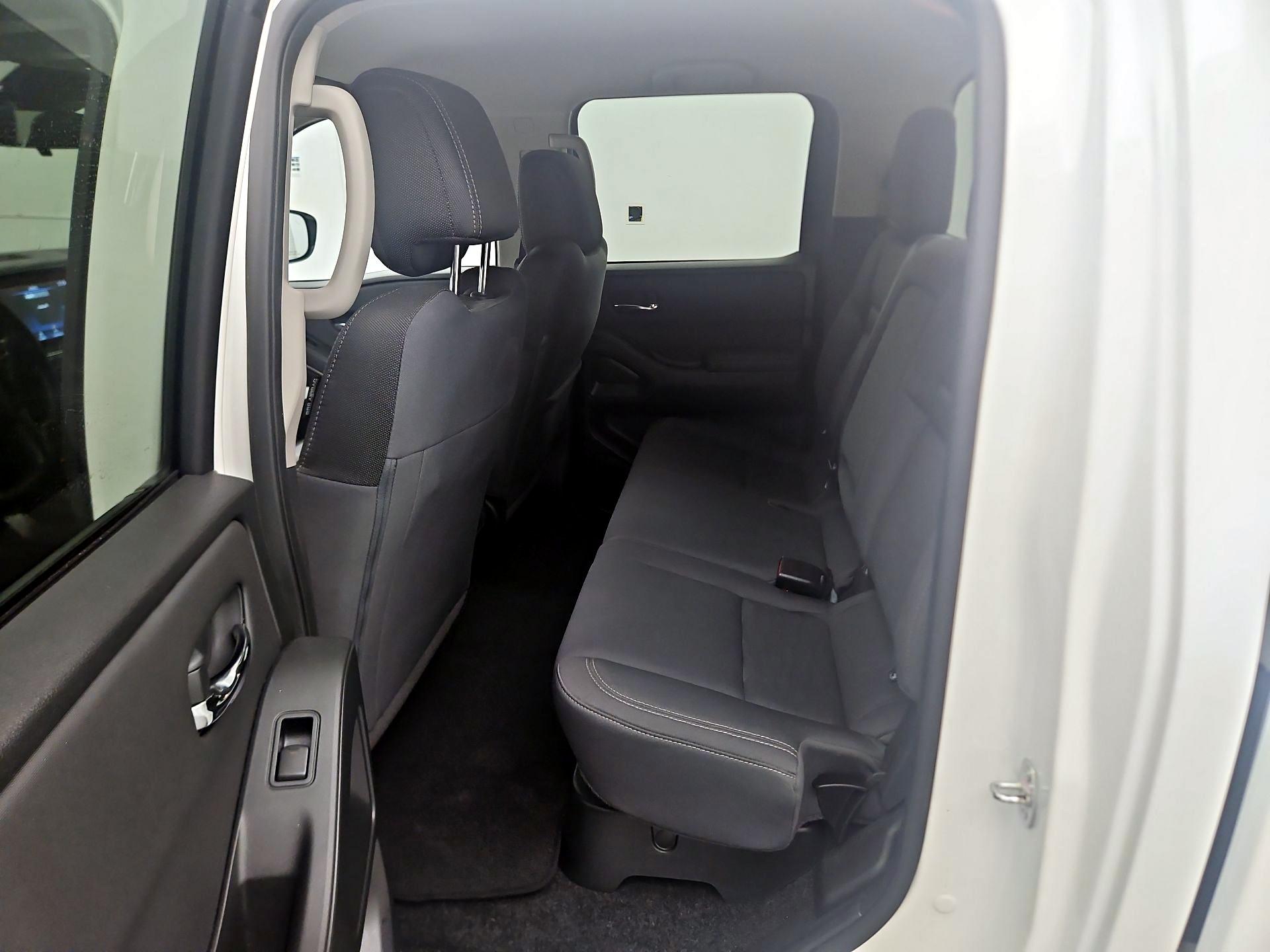 Thumbnail: 2024 Nissan Frontier - 16