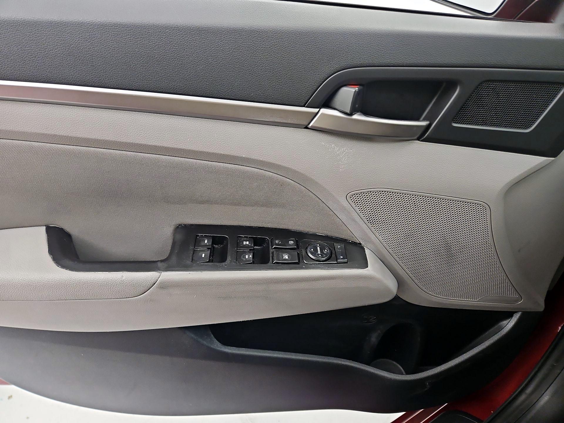 Thumbnail: 2019 Hyundai Elantra - 12