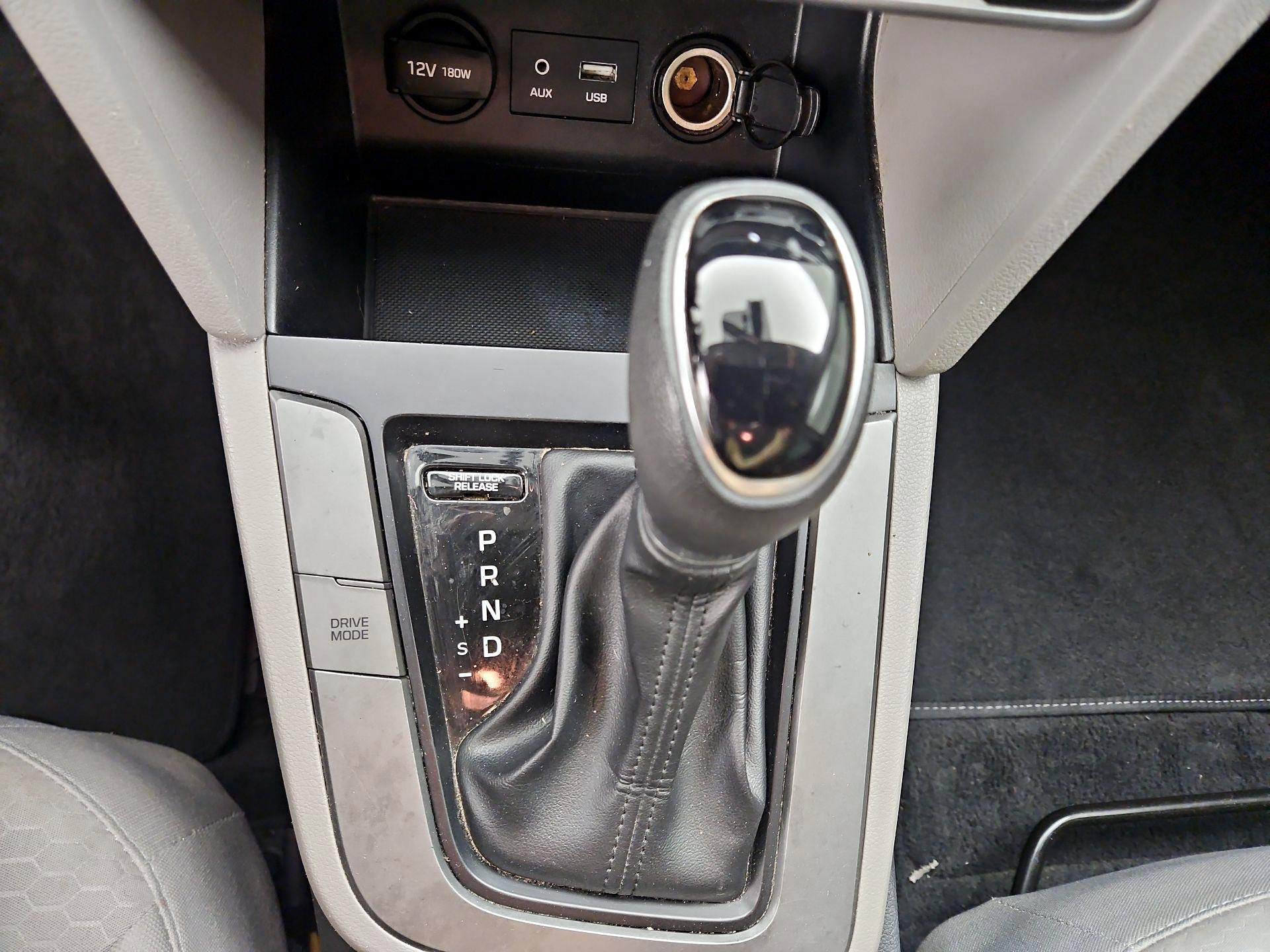 Thumbnail: 2019 Hyundai Elantra - 17