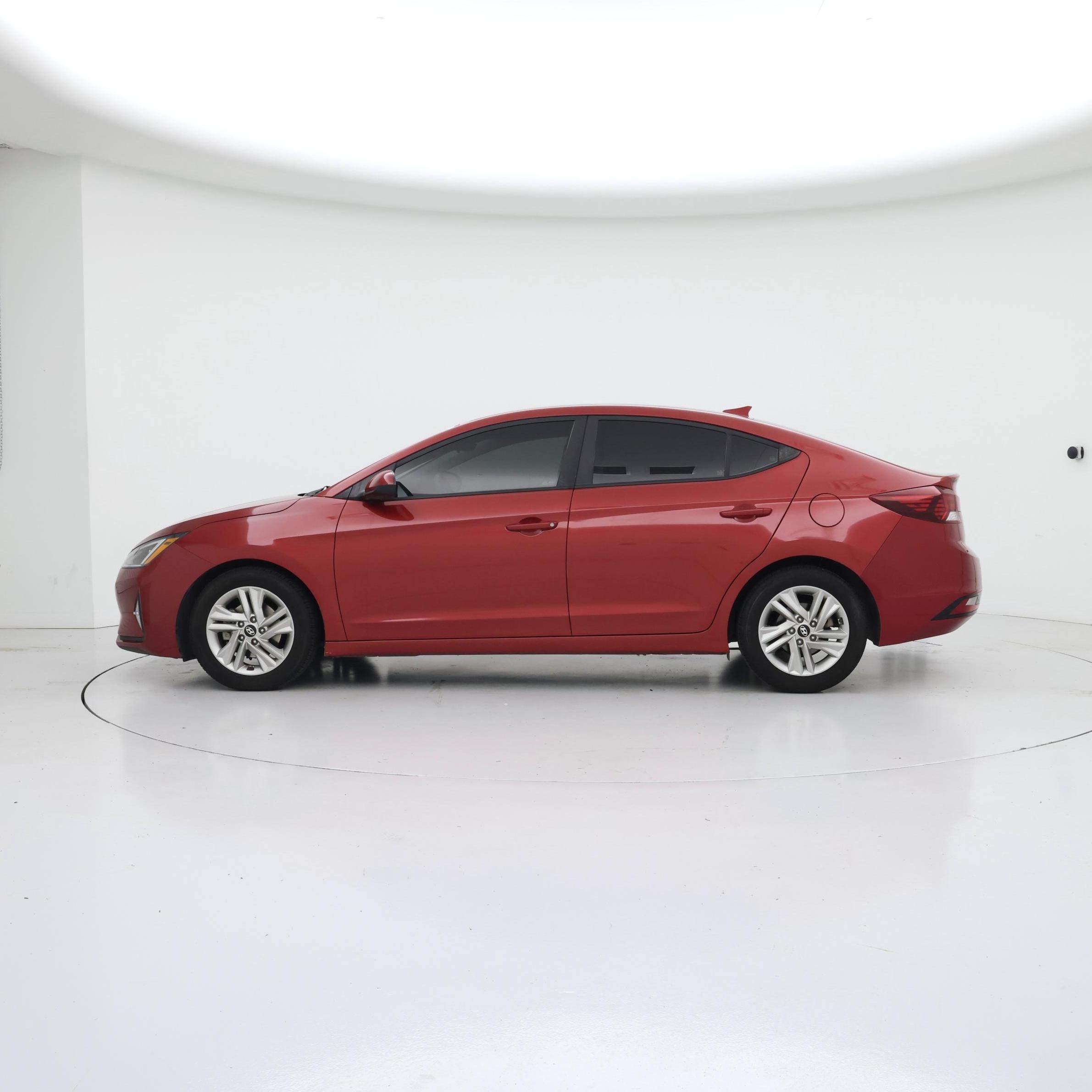 Thumbnail: 2019 Hyundai Elantra - 3