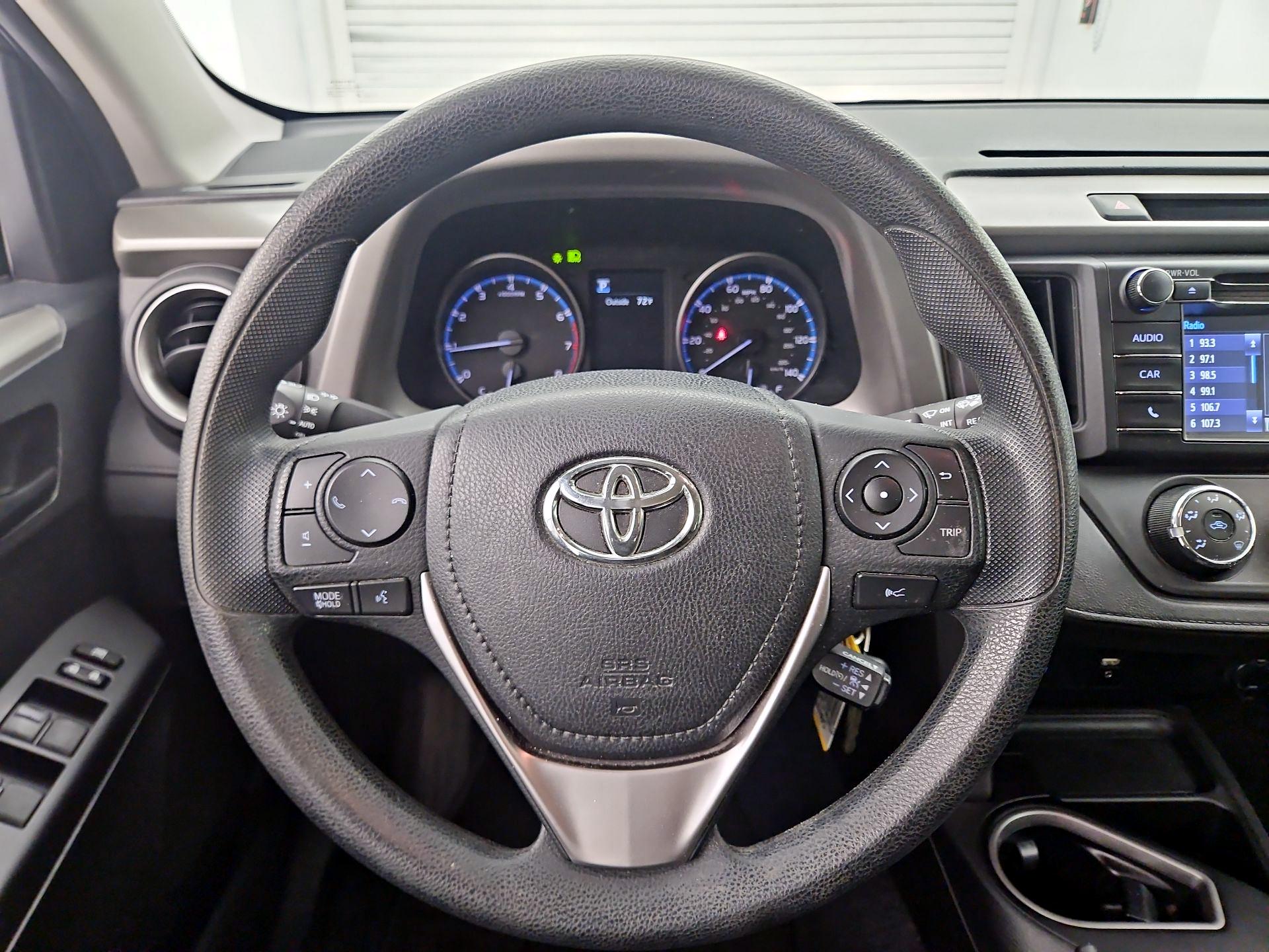 Thumbnail: 2018 Toyota RAV4 - 10