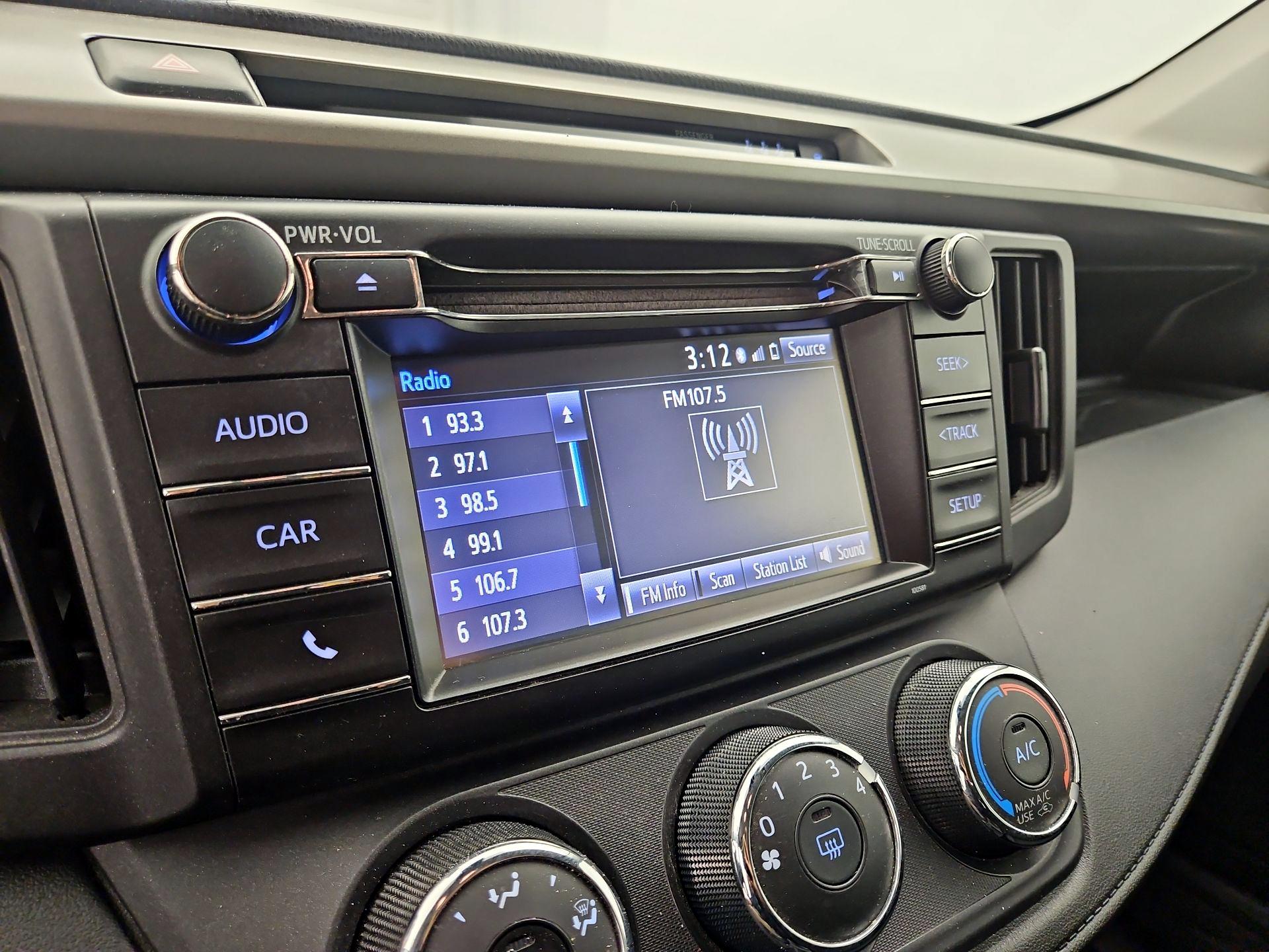 Thumbnail: 2018 Toyota RAV4 - 15