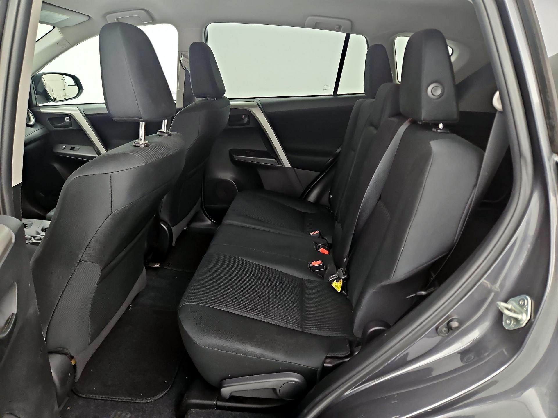 Thumbnail: 2018 Toyota RAV4 - 19