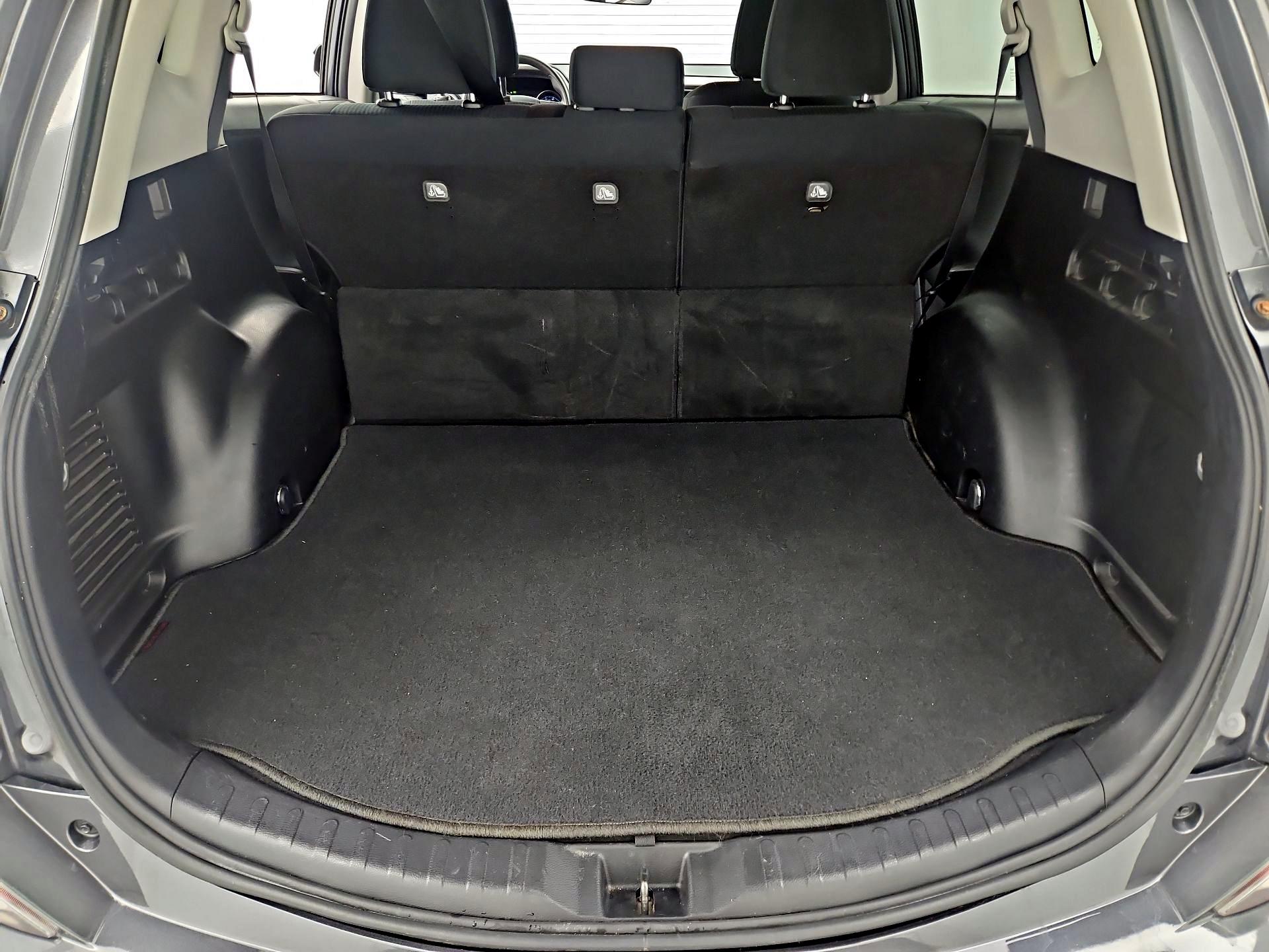 Thumbnail: 2018 Toyota RAV4 - 20