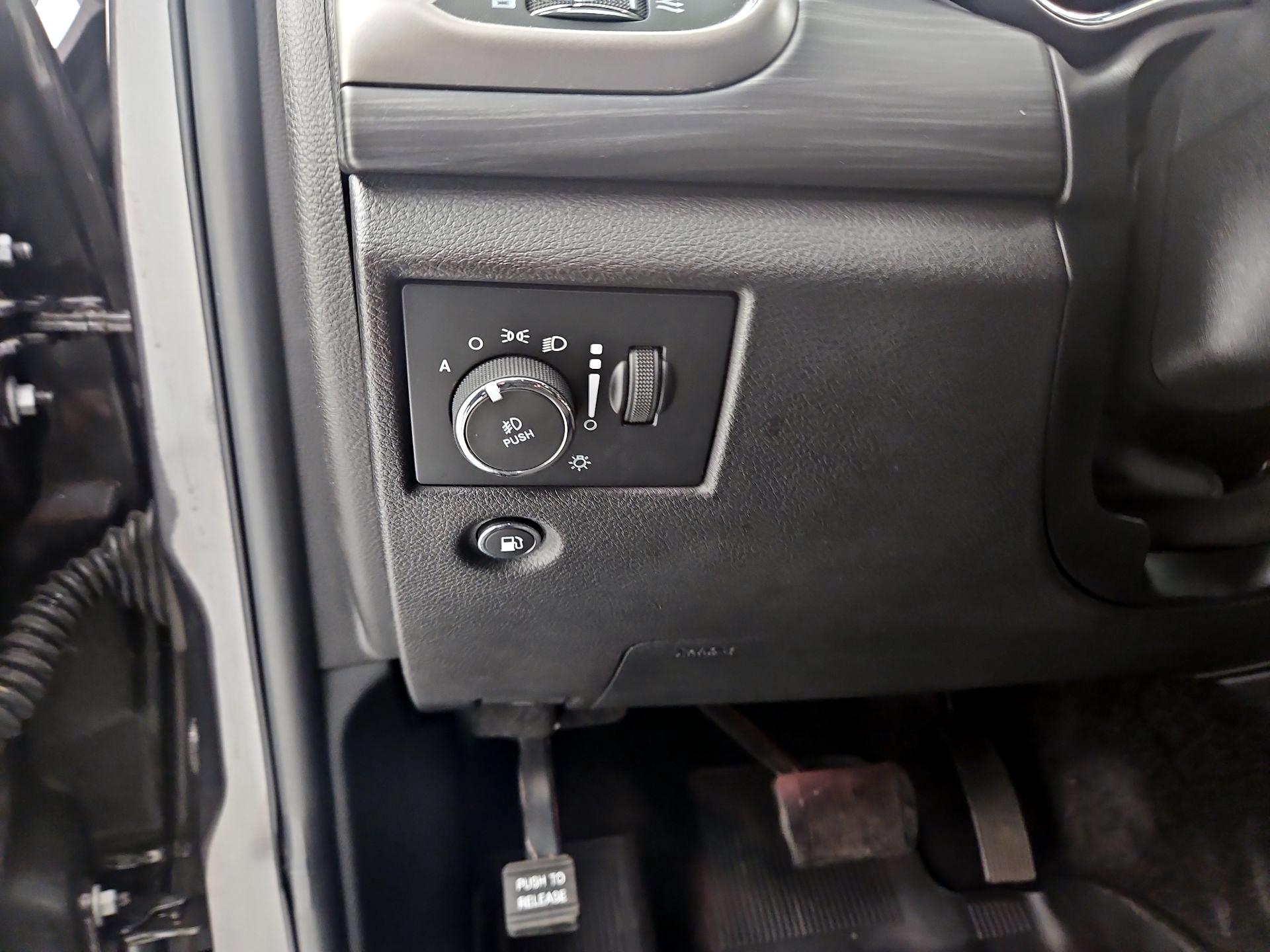 Thumbnail: 2019 Jeep Grand Cherokee - 13