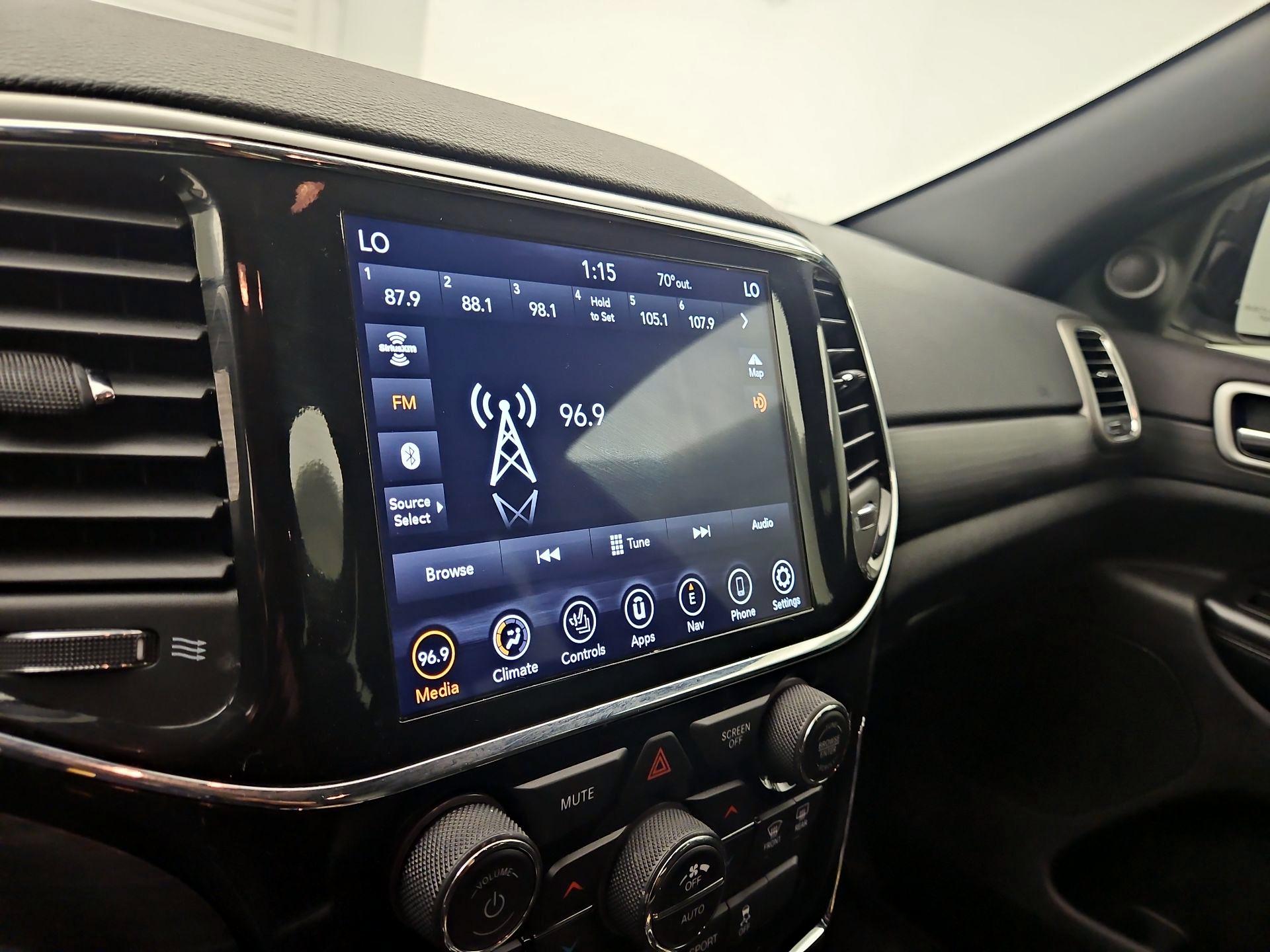 Thumbnail: 2019 Jeep Grand Cherokee - 16