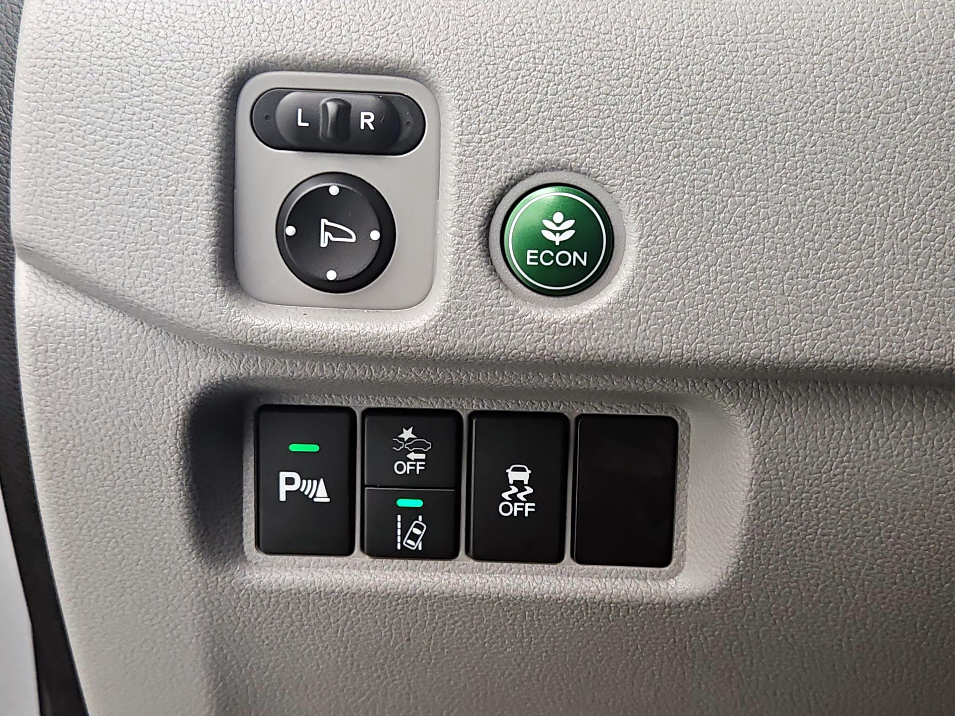 Thumbnail: 2019 Honda Pilot - 13