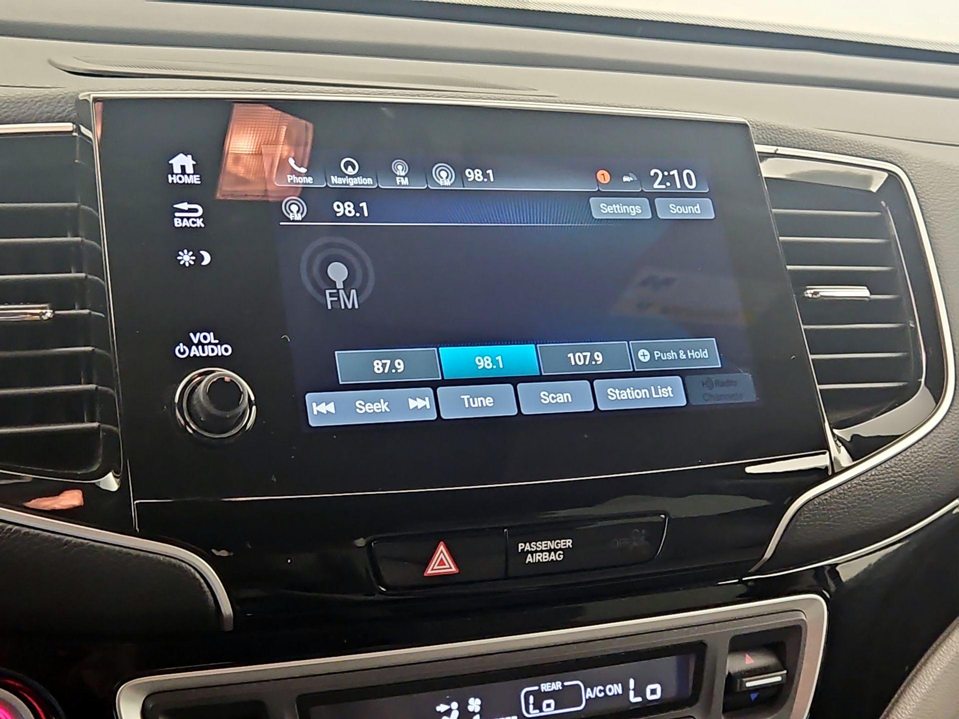 Thumbnail: 2019 Honda Pilot - 16