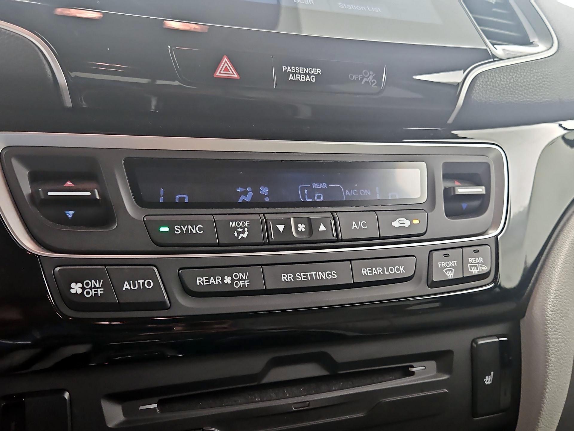 Thumbnail: 2019 Honda Pilot - 17