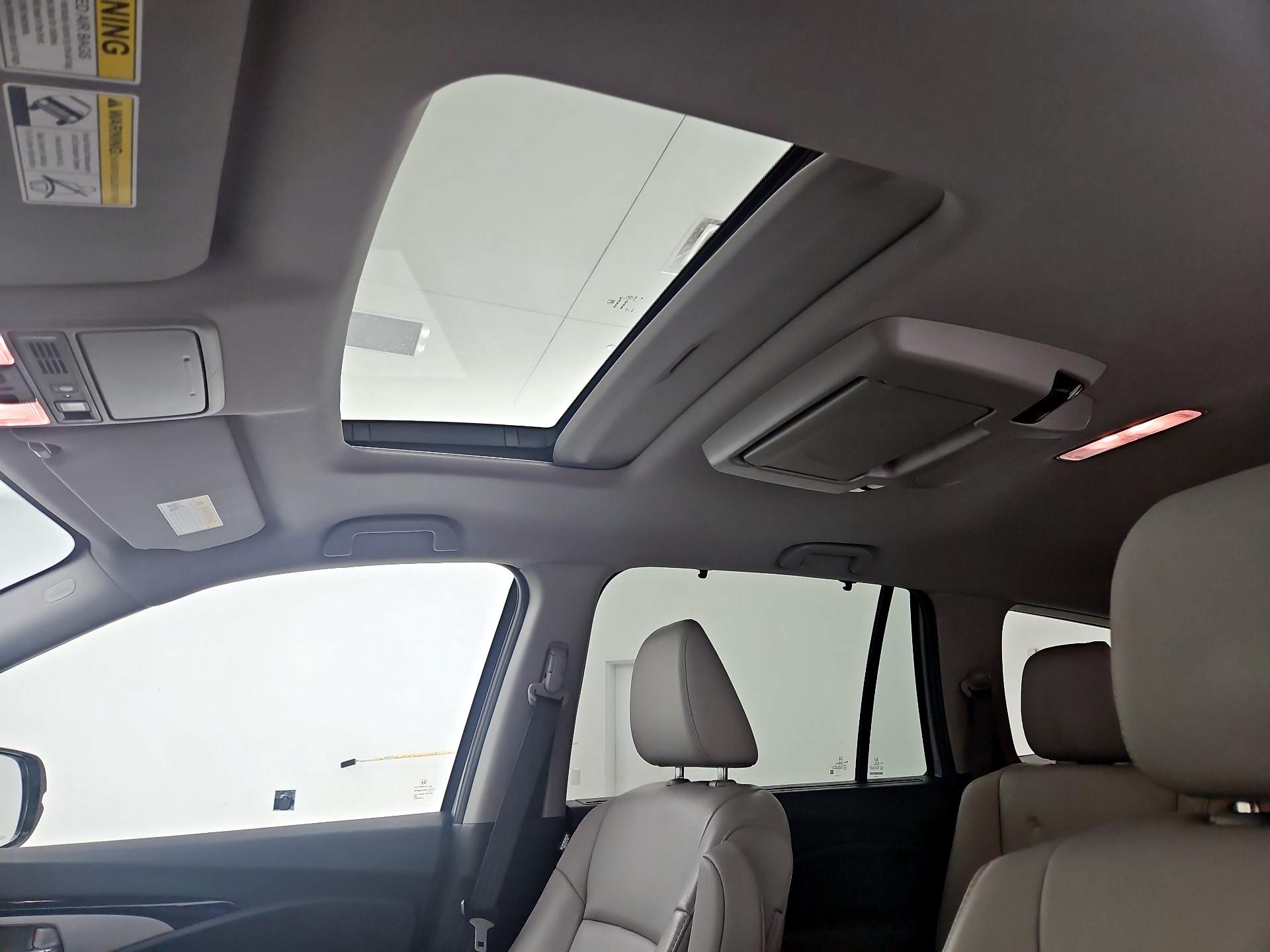 Thumbnail: 2019 Honda Pilot - 20