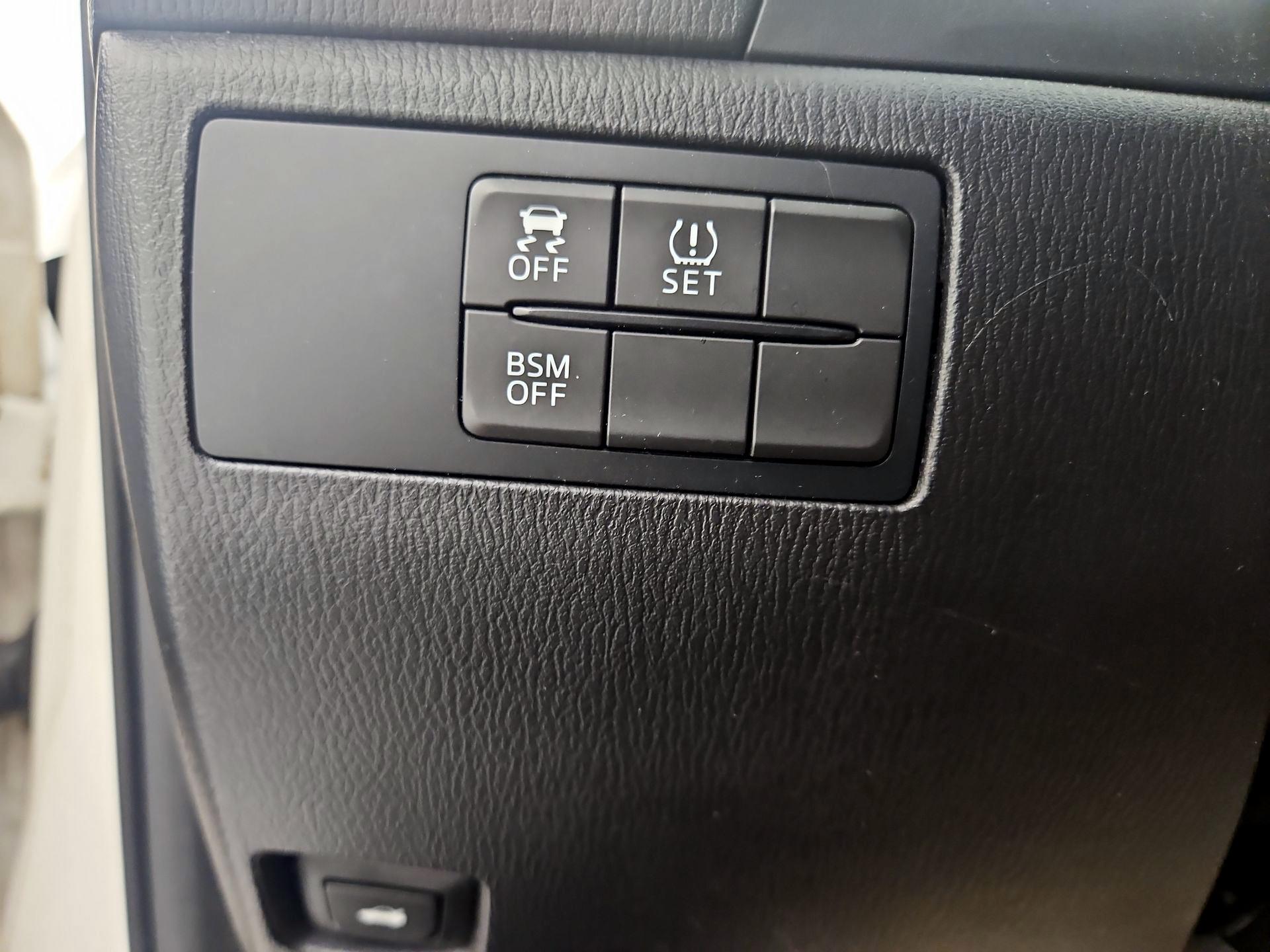 Thumbnail: 2016 Mazda Mazda3 - 13