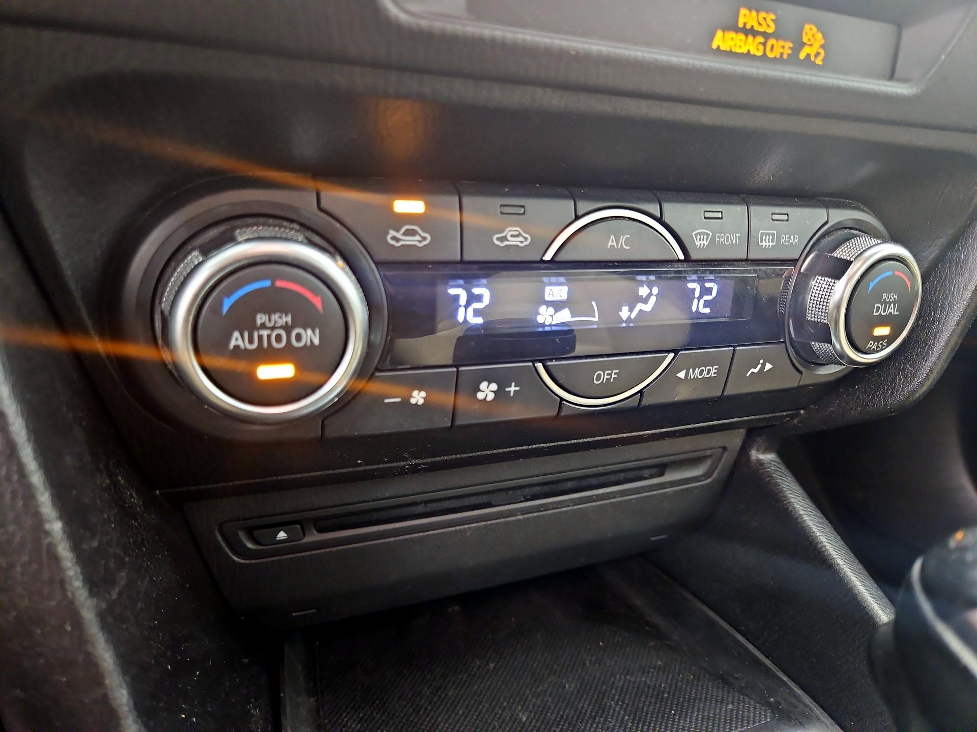 Thumbnail: 2016 Mazda Mazda3 - 16